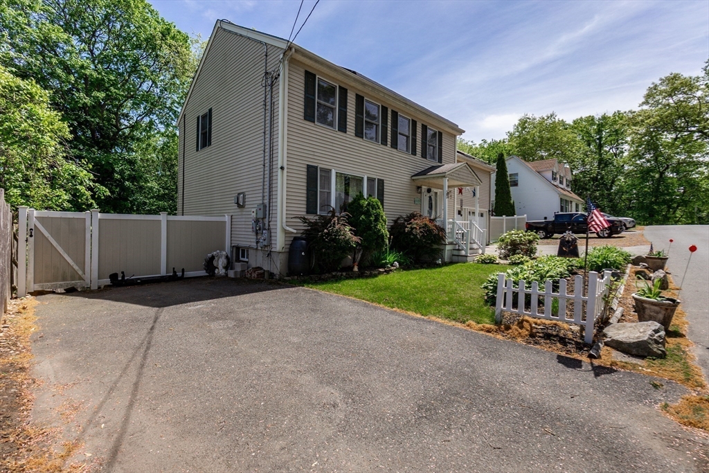 Saugus, Massachusetts, 01906, United States, 4 Bedrooms Bedrooms, ,4 BathroomsBathrooms,Residential,For Sale,2048713