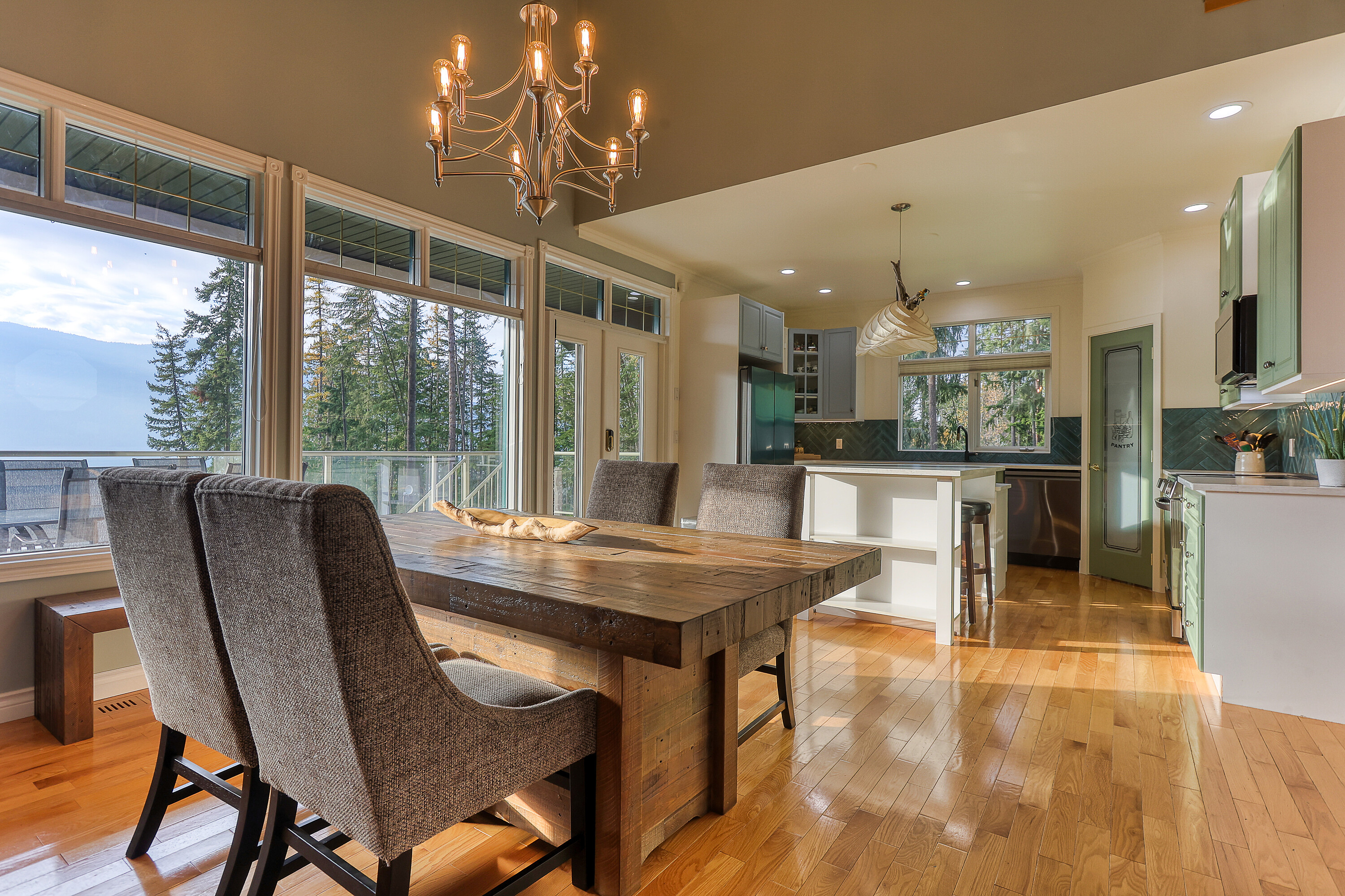  Nakusp Waterfront Estate - 物件實景