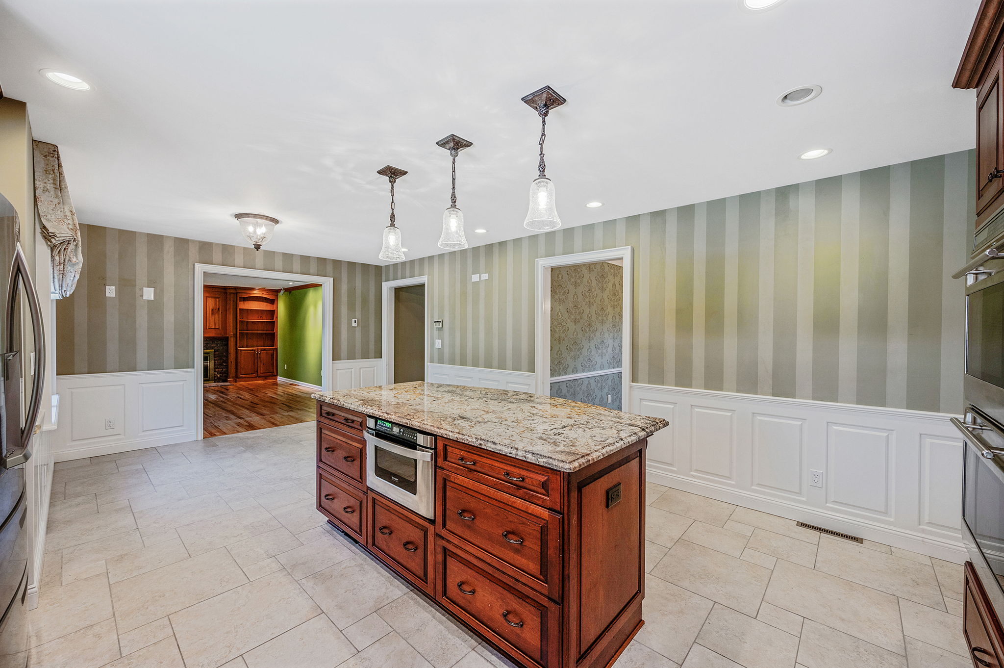 Mount Sinai, New York, 11766, United States, 4 Bedrooms Bedrooms, ,3 BathroomsBathrooms,Residential,For Sale,1924395