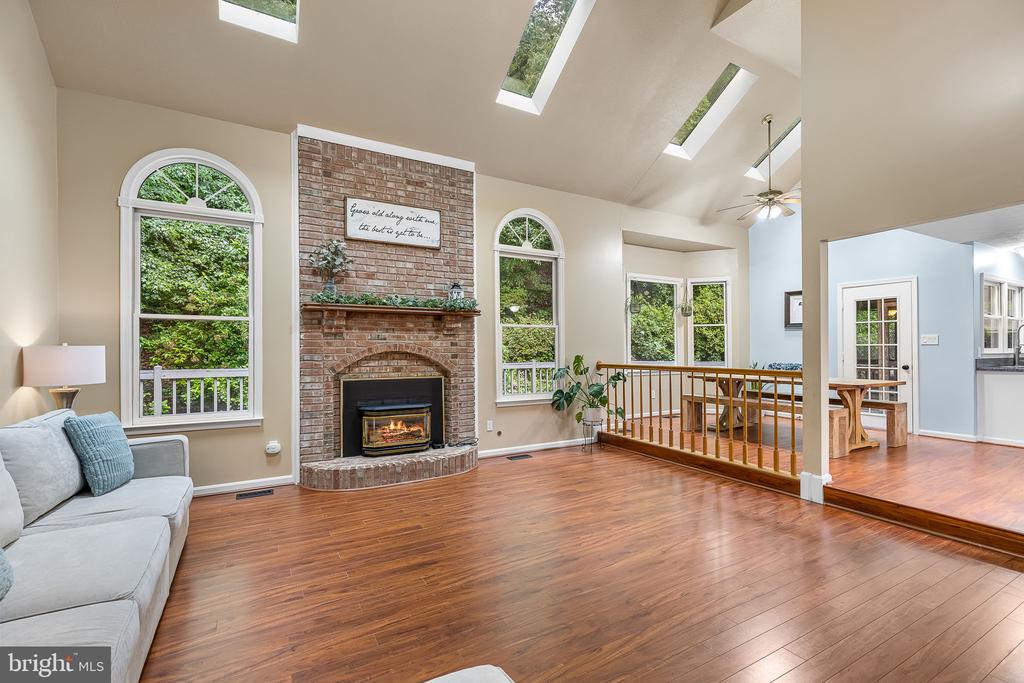 Stafford, Virginia, 22554, United States, 5 Bedrooms Bedrooms, ,4 BathroomsBathrooms,Residential,For Sale,1938309