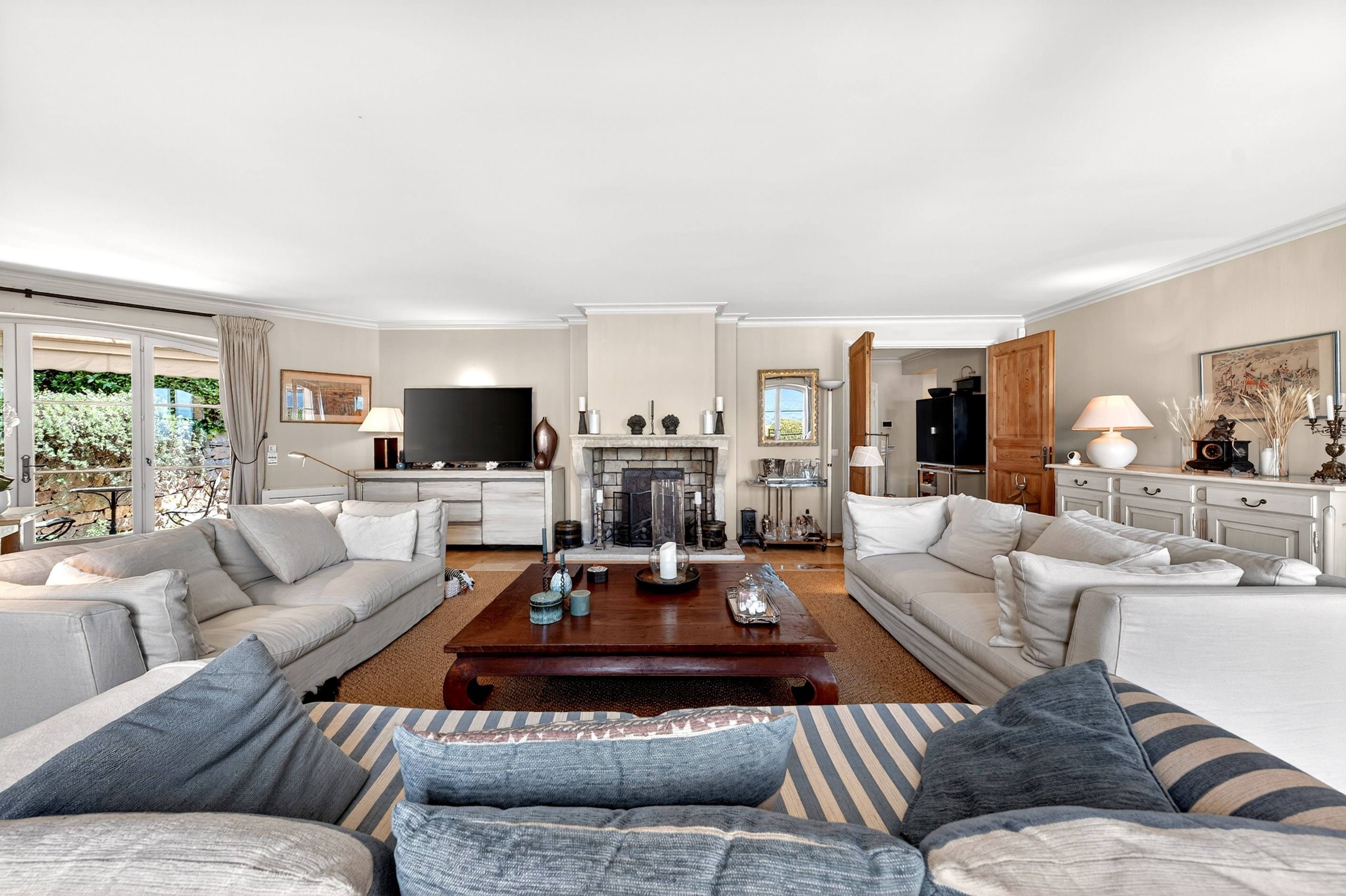  Luxury villa in Mougins with heated pool and panoramic views near the historic … - 物件實景