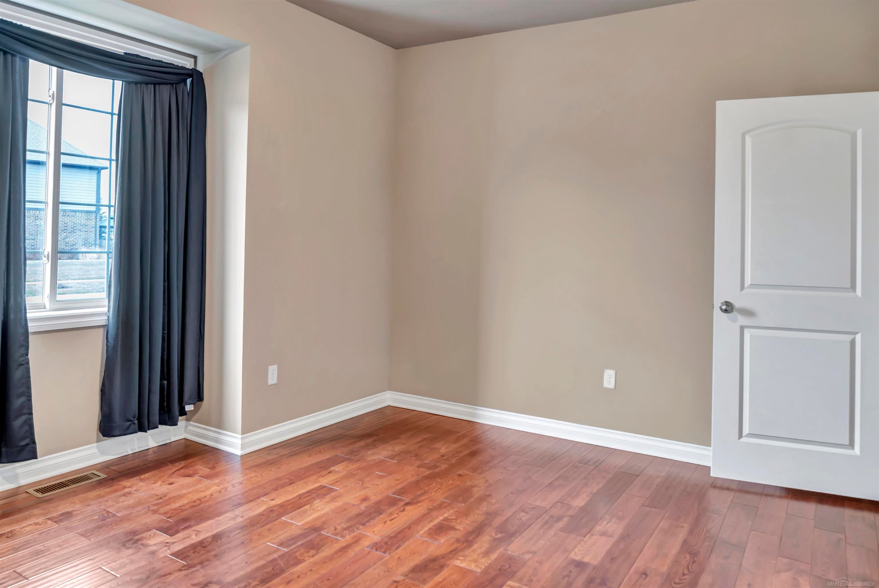 Macomb, Michigan, 48042, United States, 3 Bedrooms Bedrooms, ,3 BathroomsBathrooms,Residential,For Sale,2002873