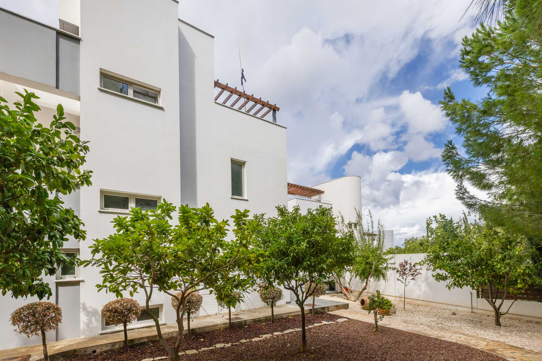  Four-Bedroom Detached Villa with Lift and Roof Garden Steps from the Beach - 物件實景