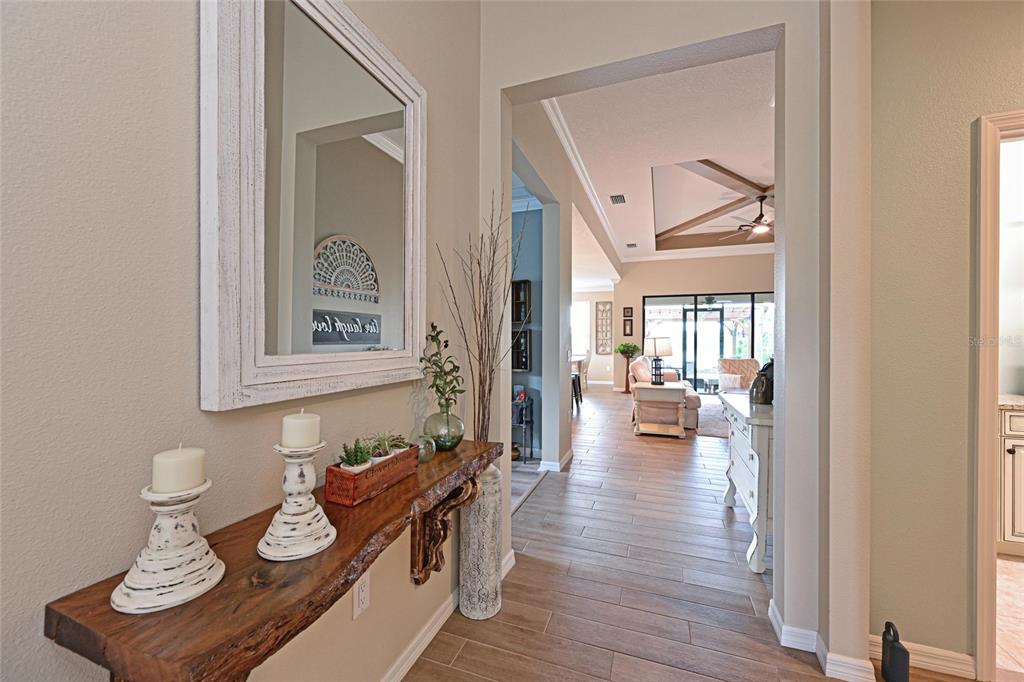 Bradenton, Florida, 34212, United States, 2 Bedrooms Bedrooms, ,2 BathroomsBathrooms,Residential,For Sale,1948137