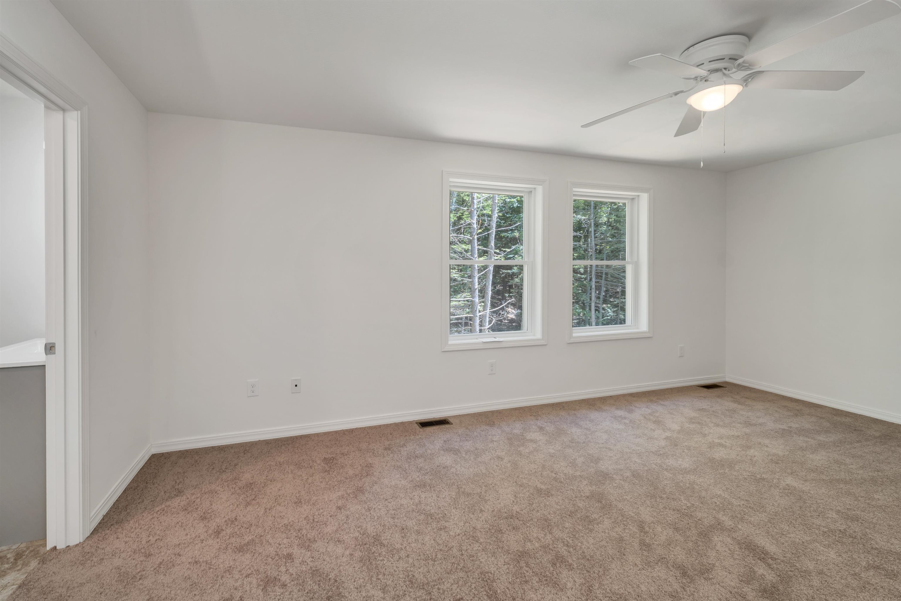 Bennington, New Hampshire, 03442, United States, 3 Bedrooms Bedrooms, ,2 BathroomsBathrooms,Residential,For Sale,1898255