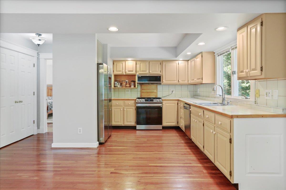 Mcgaheysville, Virginia, 22840, United States, 4 Bedrooms Bedrooms, ,4 BathroomsBathrooms,Residential,For Sale,1877155