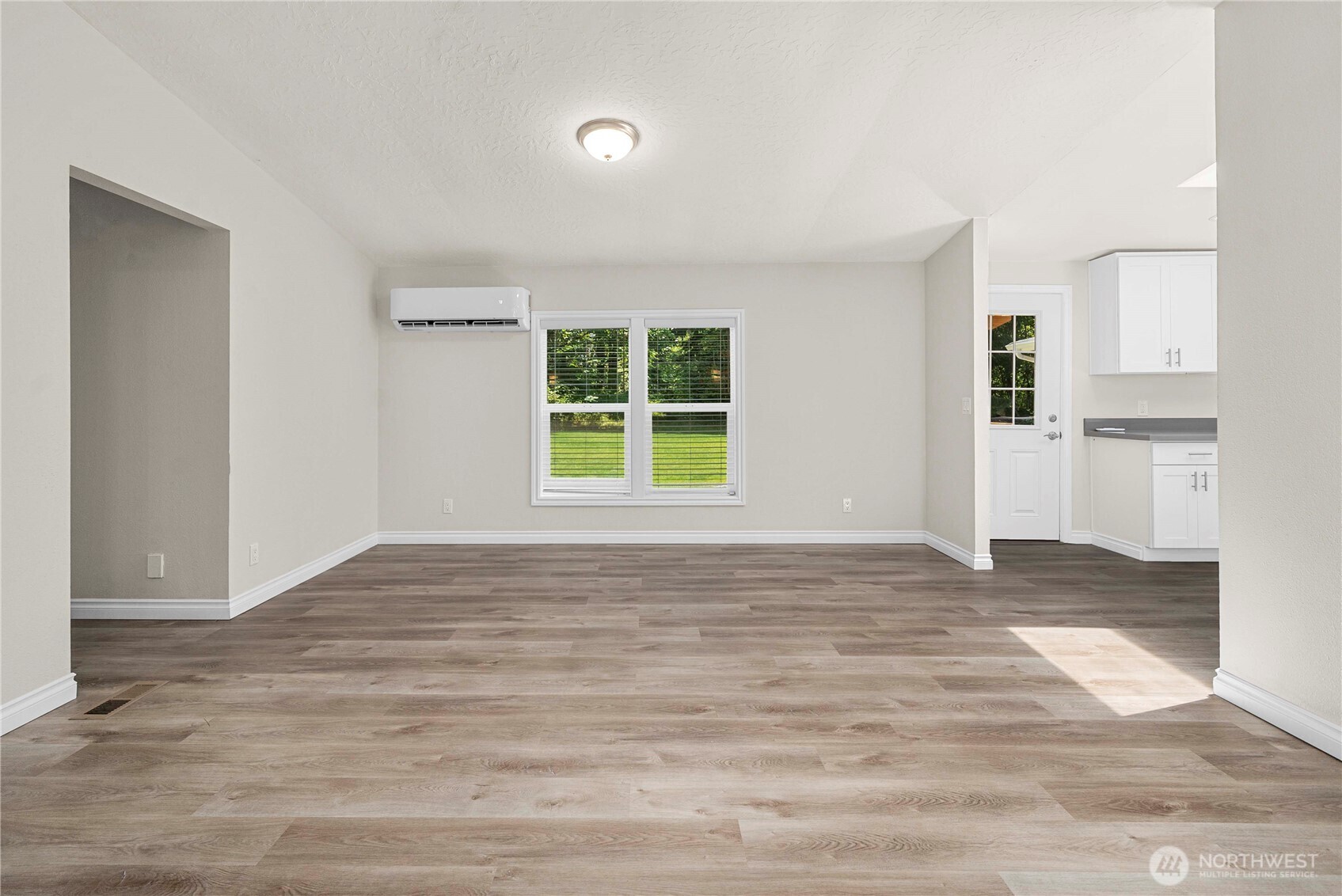 Carnation, Washington, 98014, United States, 3 Bedrooms Bedrooms, ,2 BathroomsBathrooms,Residential,For Sale,1916137