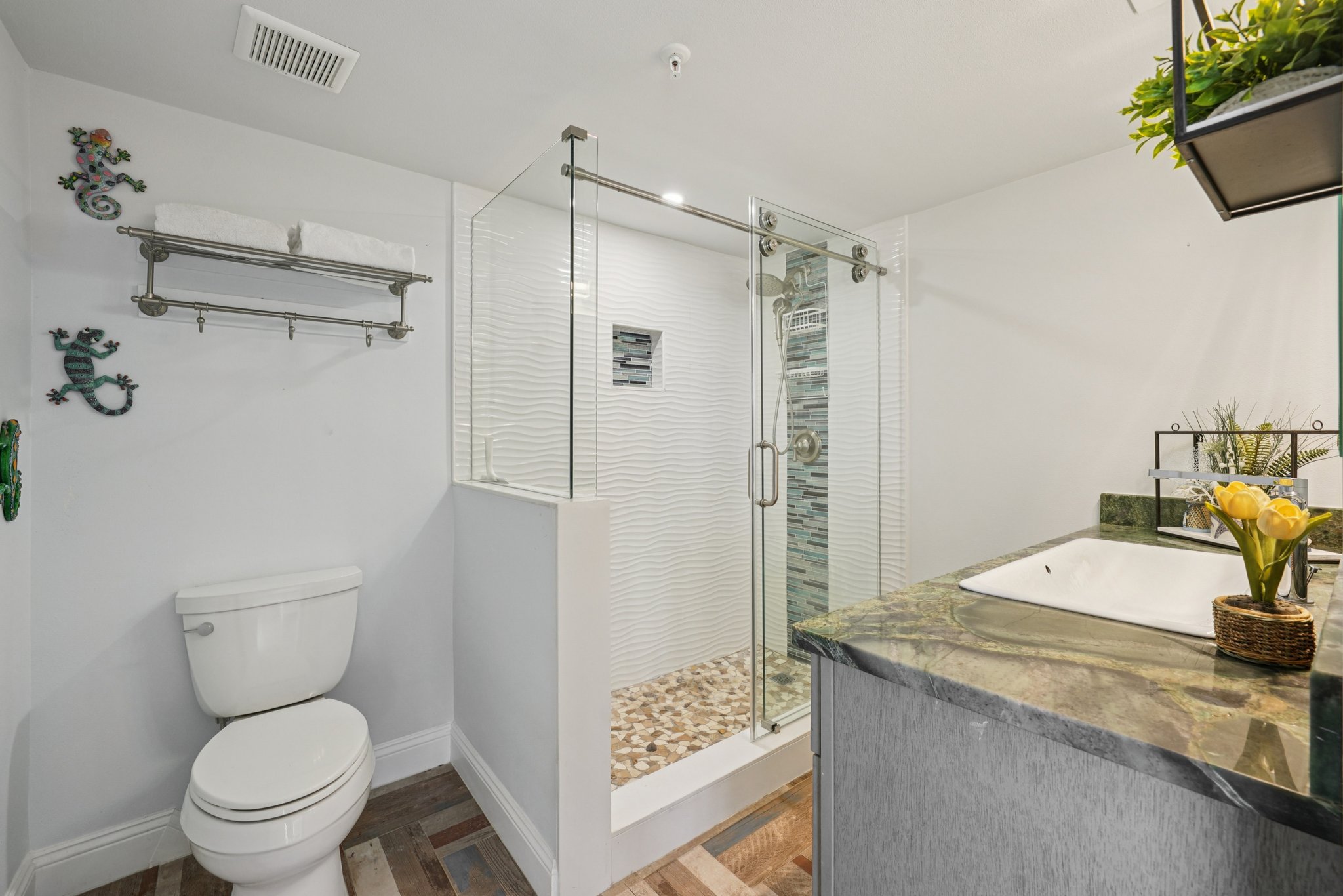 Madiera Beach, Florida, 33708, United States, 3 Bedrooms Bedrooms, ,2 BathroomsBathrooms,Residential,For Sale,1990393