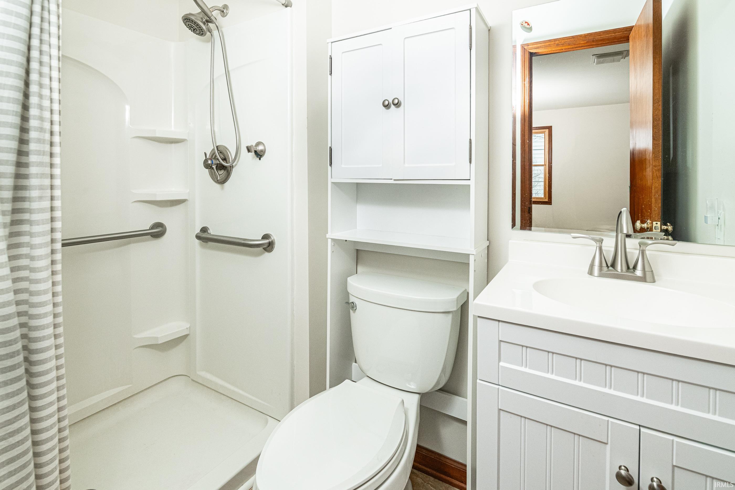 Bloomington, Indiana, 47401, United States, 3 Bedrooms Bedrooms, ,2 BathroomsBathrooms,Residential,For Sale,1982502