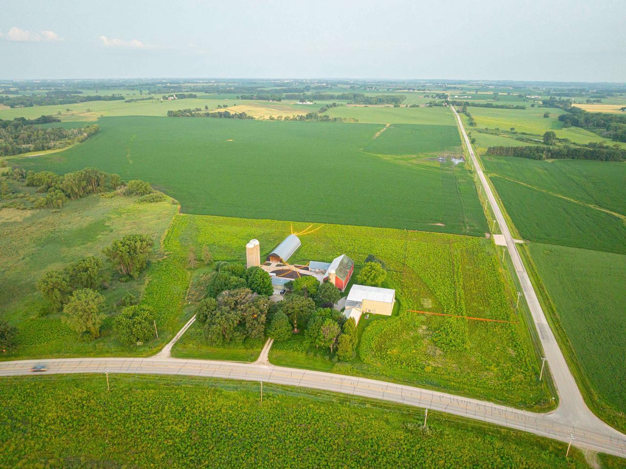 Pickett, Wisconsin, 54964, United States, 3 Bedrooms Bedrooms, ,3 BathroomsBathrooms,Residential,For Sale,1887702