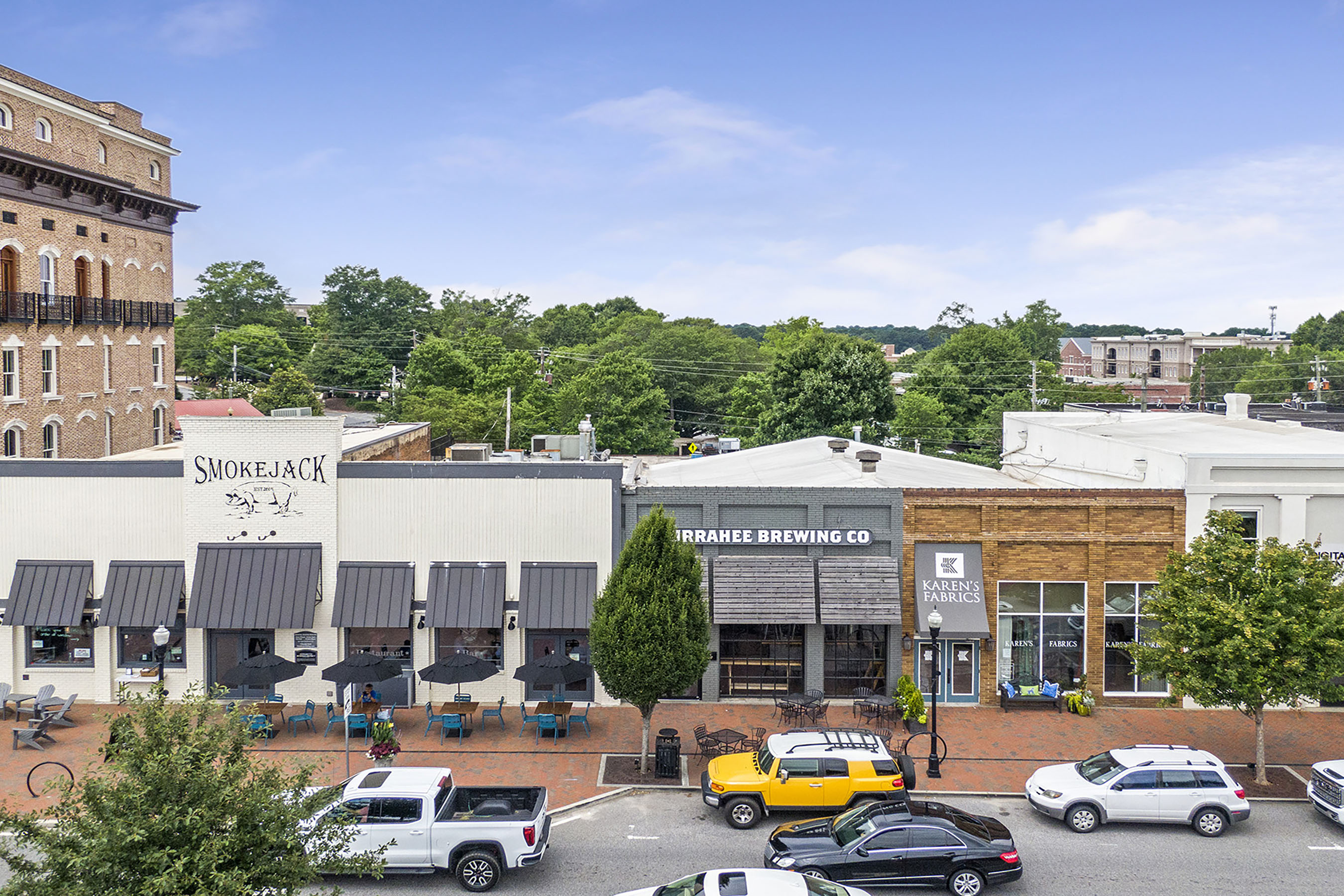  One of the Last Remaining Opportunities on Sought-After Meadow Drive in Downtown - 物件實景
