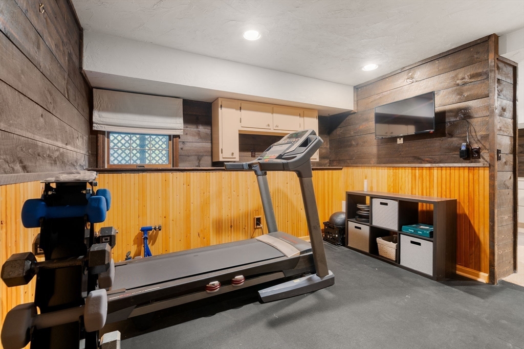 Marlborough, Massachusetts, 01752, United States, 4 Bedrooms Bedrooms, ,Residential,For Sale,1987097