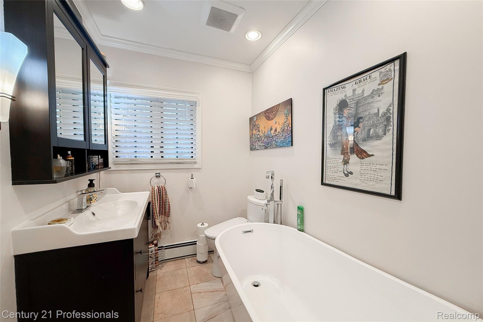 LakeOrion, Michigan, 48362, United States, 2 Bedrooms Bedrooms, ,2 BathroomsBathrooms,Residential,For Sale,2005398