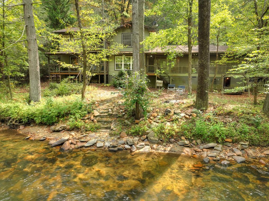 Blue Ridge, Georgia, 30513, United States, 4 Bedrooms Bedrooms, ,4 BathroomsBathrooms,Residential,For Sale,1859104
