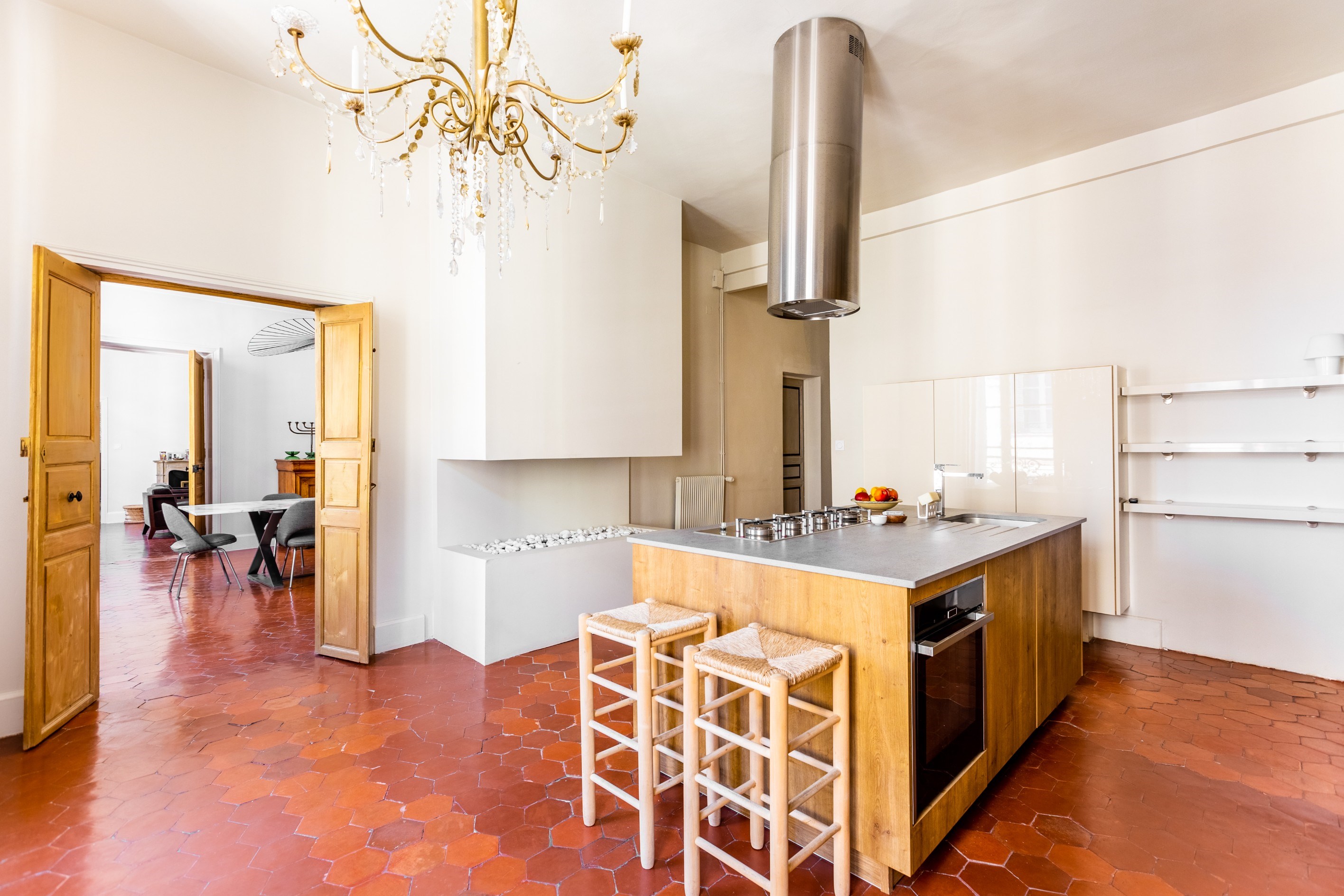  TOWN CENTRE: BEAUTIFUL RENOVATED PERIOD APARTMENT - 物件實景