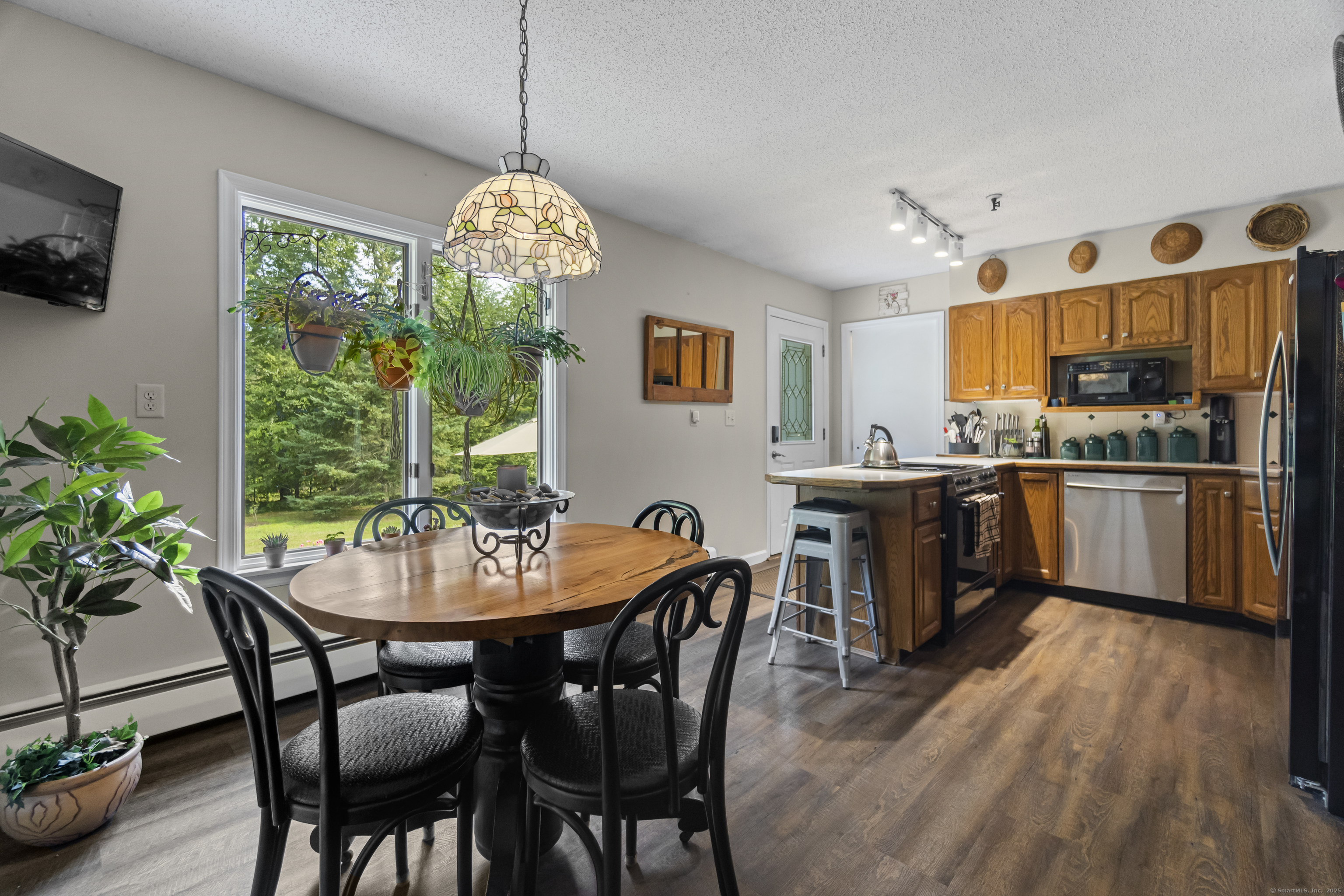 Bethlehem, Connecticut, 06751, United States, 3 Bedrooms Bedrooms, ,3 BathroomsBathrooms,Residential,For Sale,1891294