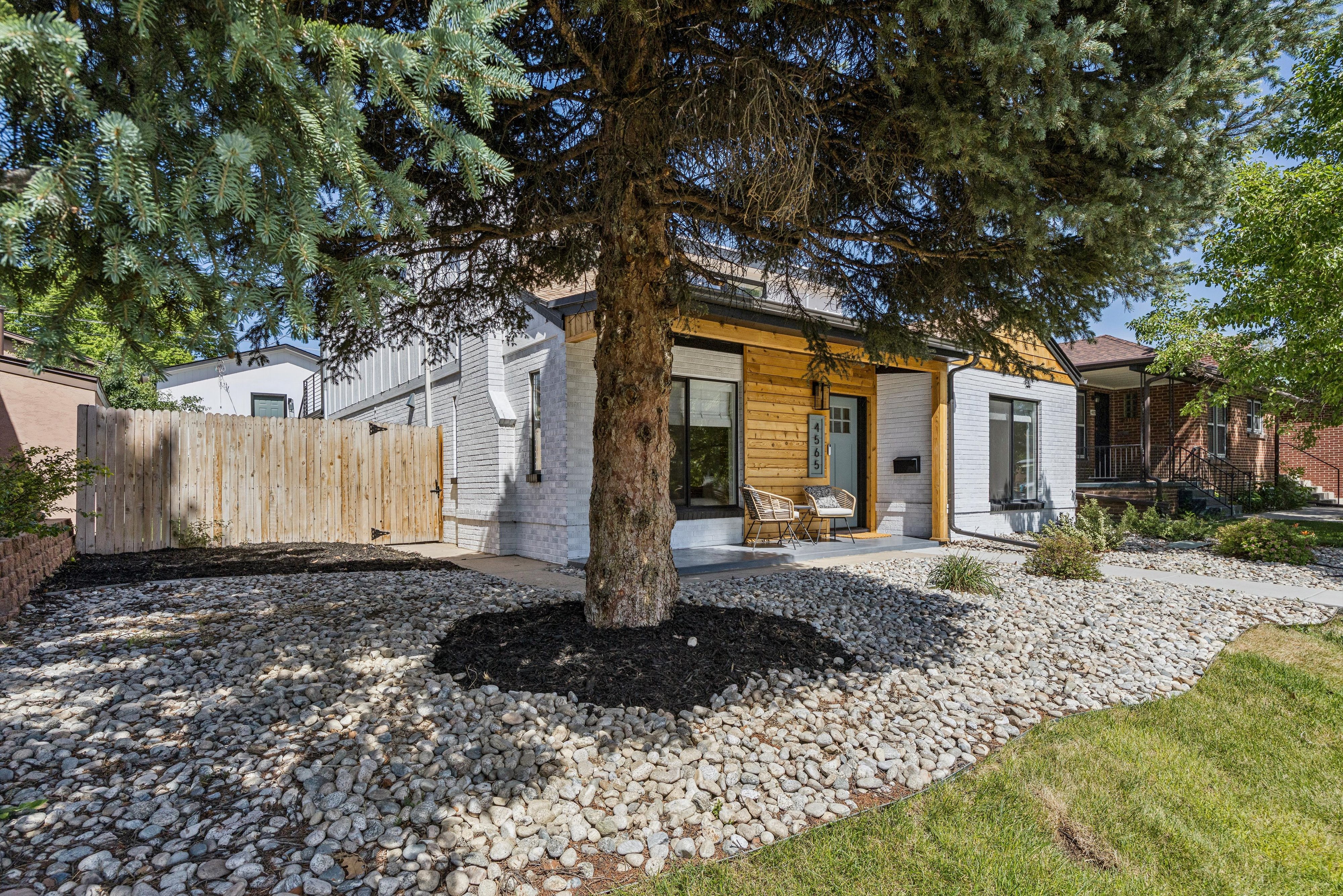  Beautifully renovated-perfect blend of modern functionality, thoughtful design - 物件實景