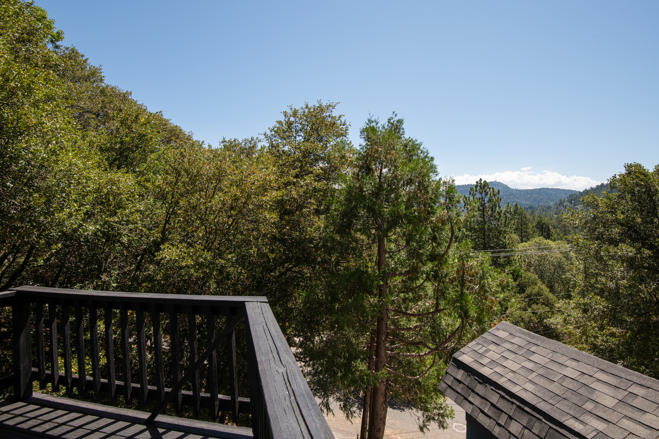  23594 Hillside Drive, Crestline, CA 92325 - 物件實景