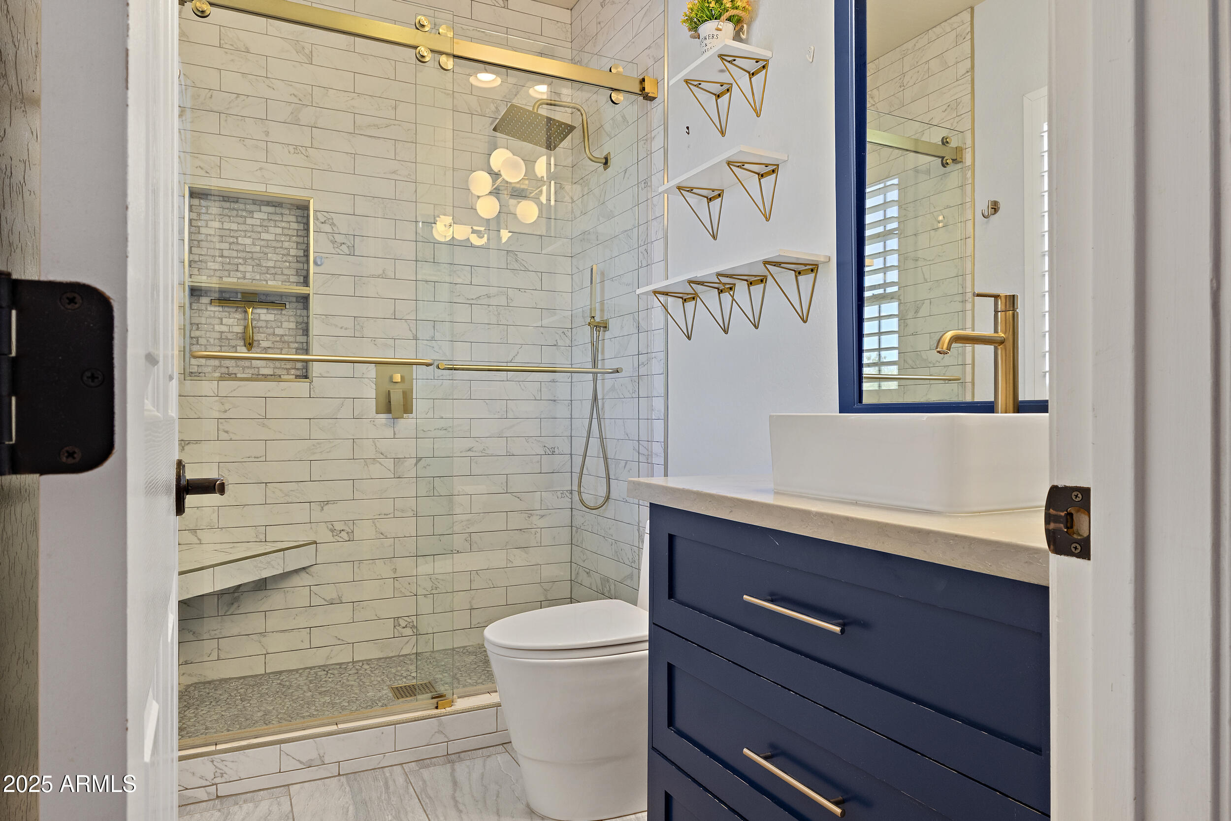 Phoenix, Arizona, 85050, United States, 5 Bedrooms Bedrooms, ,Residential,For Sale,1949706