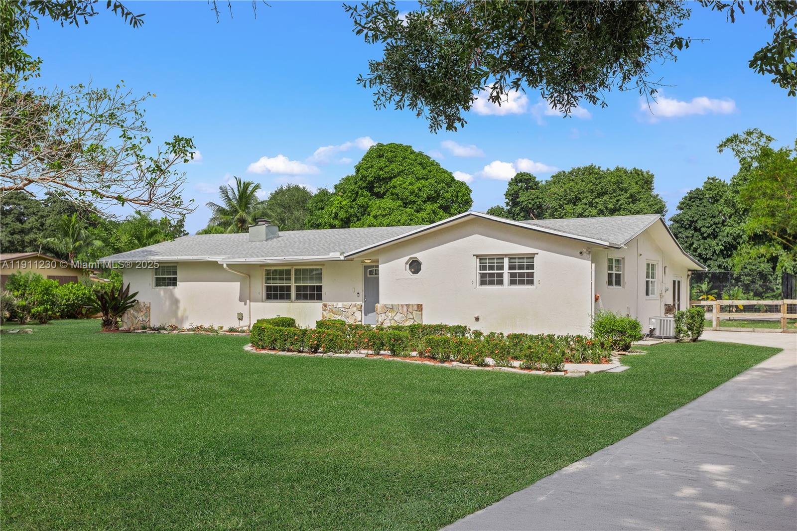 Davie, Florida, 33325, United States, 4 Bedrooms Bedrooms, ,3 BathroomsBathrooms,Residential,For Sale,1990882