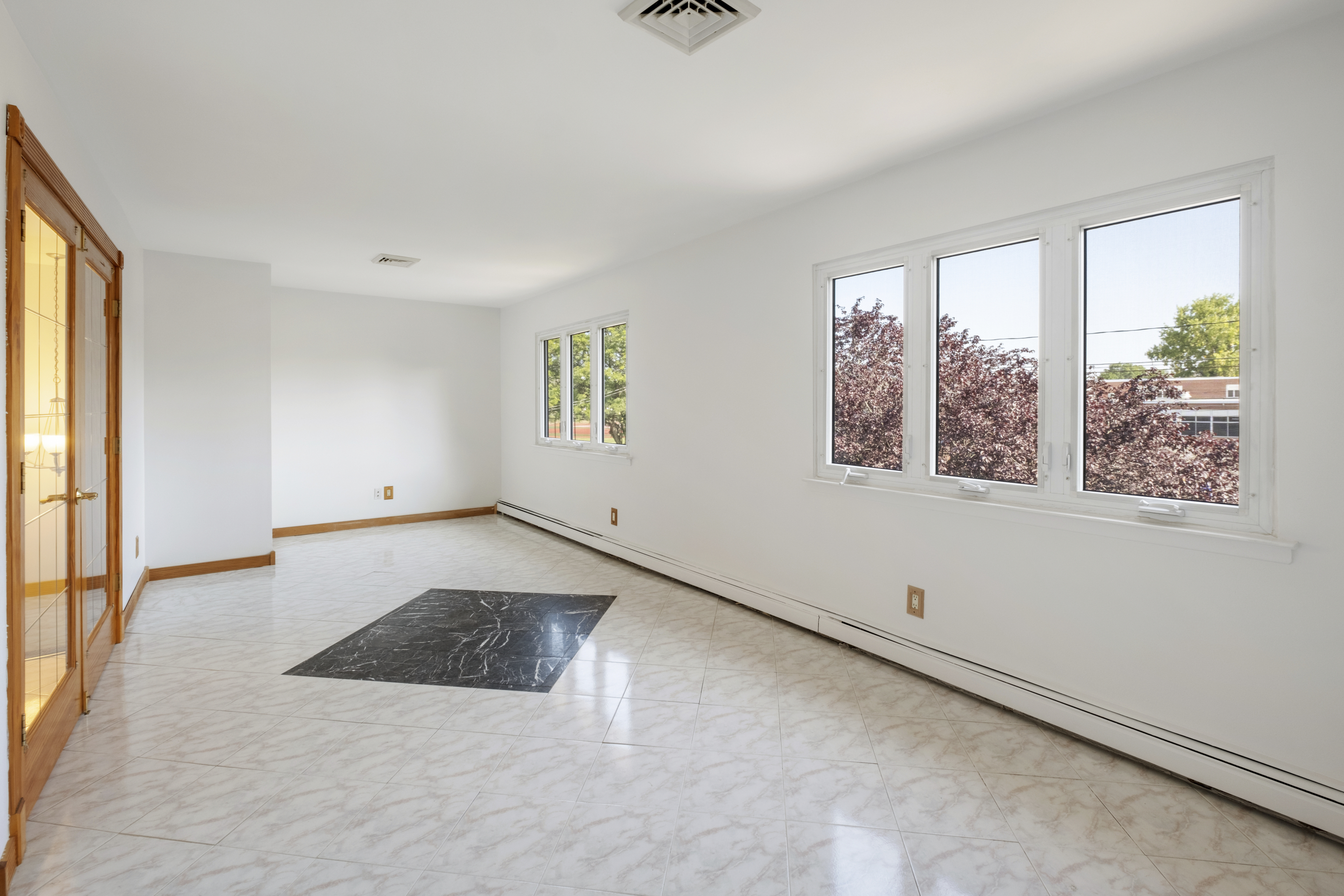 Floral Park, New York, 11001, United States, 5 Bedrooms Bedrooms, ,4 BathroomsBathrooms,Residential,For Sale,1980270