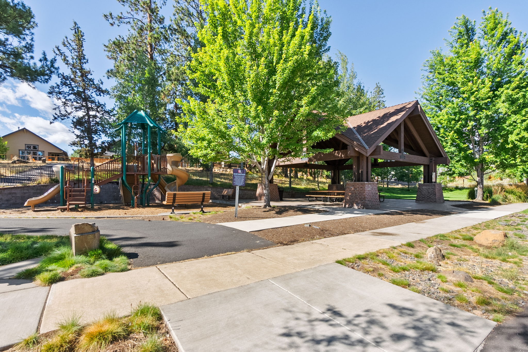 Sisters, Oregon, 97759, United States, 3 Bedrooms Bedrooms, ,2 BathroomsBathrooms,Residential,For Sale,1910956