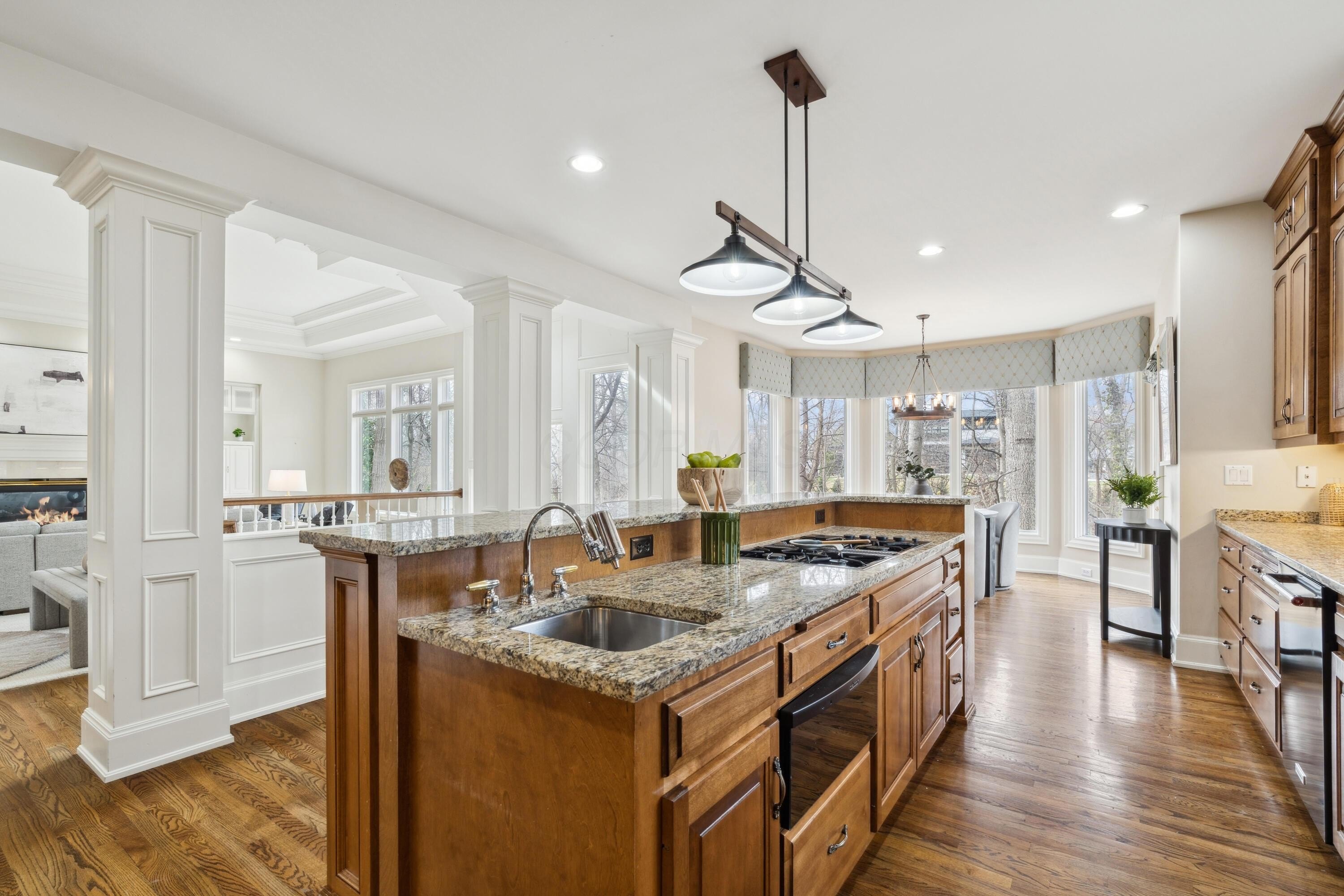 Columbus, Ohio, 43220, United States, 5 Bedrooms Bedrooms, ,5 BathroomsBathrooms,Residential,For Sale,1798291