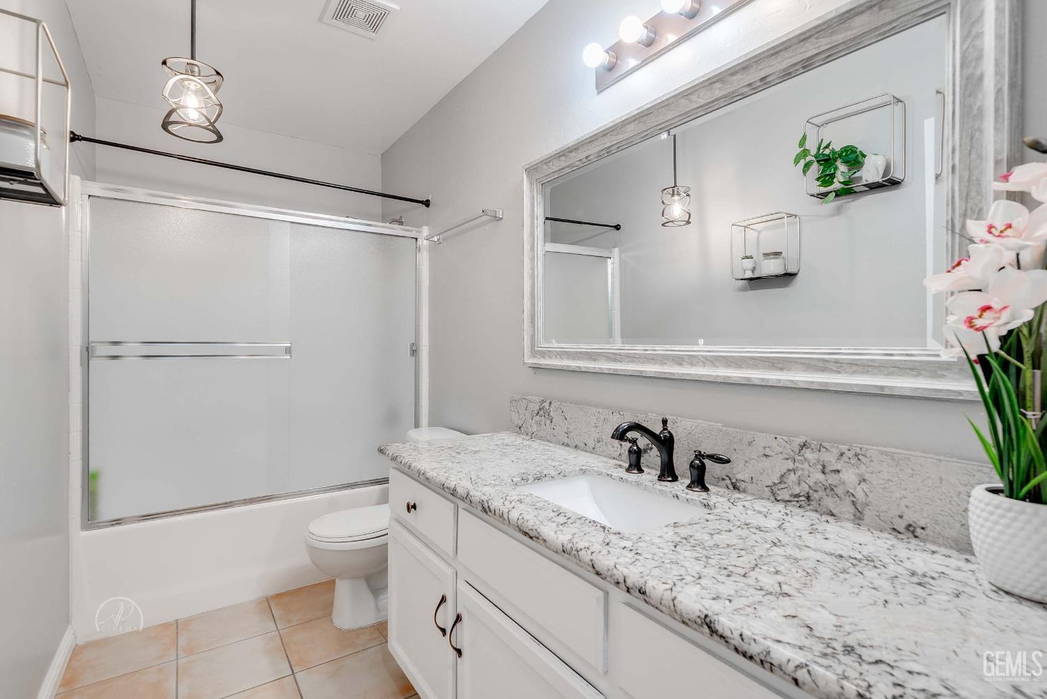 Bakersfield, California, 93313, United States, 4 Bedrooms Bedrooms, ,2 BathroomsBathrooms,Residential,For Sale,1882139