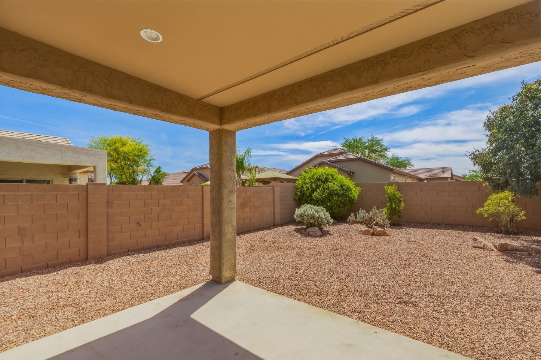  17543 W Buckhorn Trail  Surprise, AZ - 物件實景