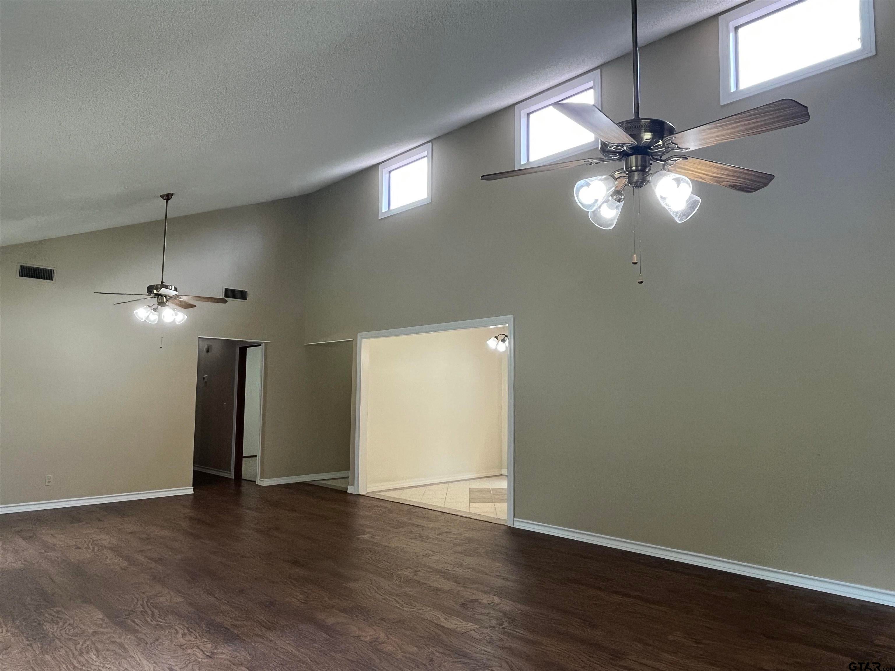 Pittsburg, Texas, 75686, United States, 3 Bedrooms Bedrooms, ,2 BathroomsBathrooms,Residential,For Sale,1848749