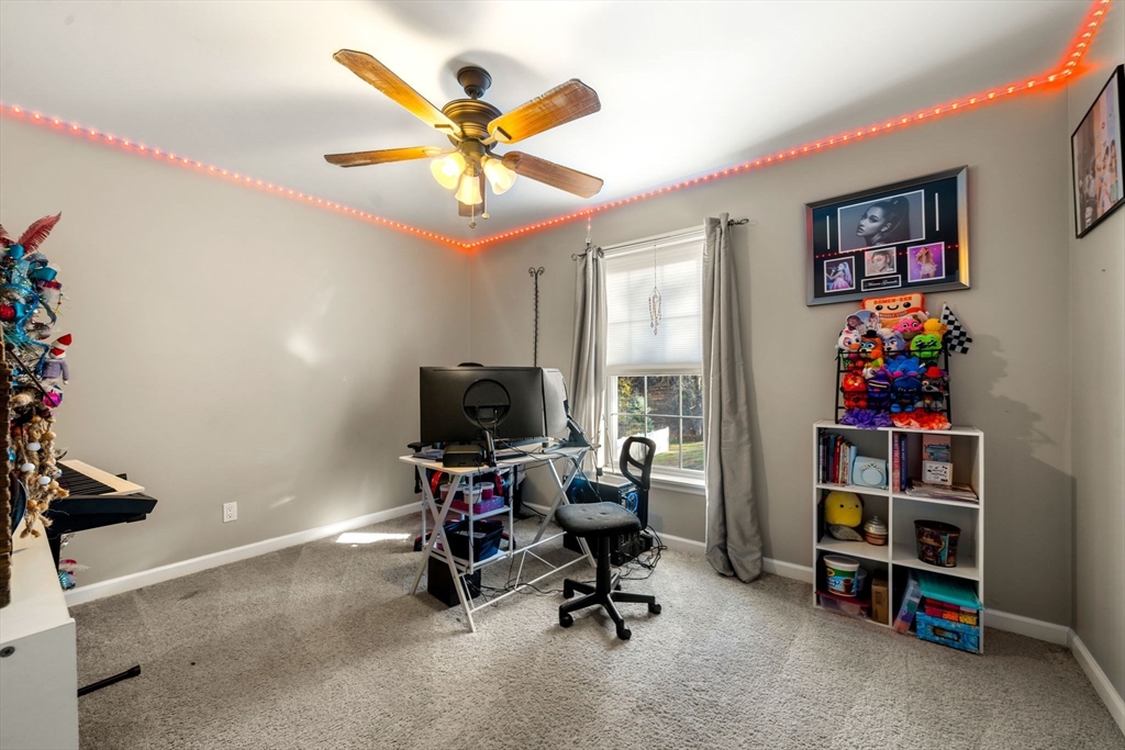 Tyngsboro, Massachusetts, 01879, United States, 4 Bedrooms Bedrooms, ,4 BathroomsBathrooms,Residential,For Sale,2000977