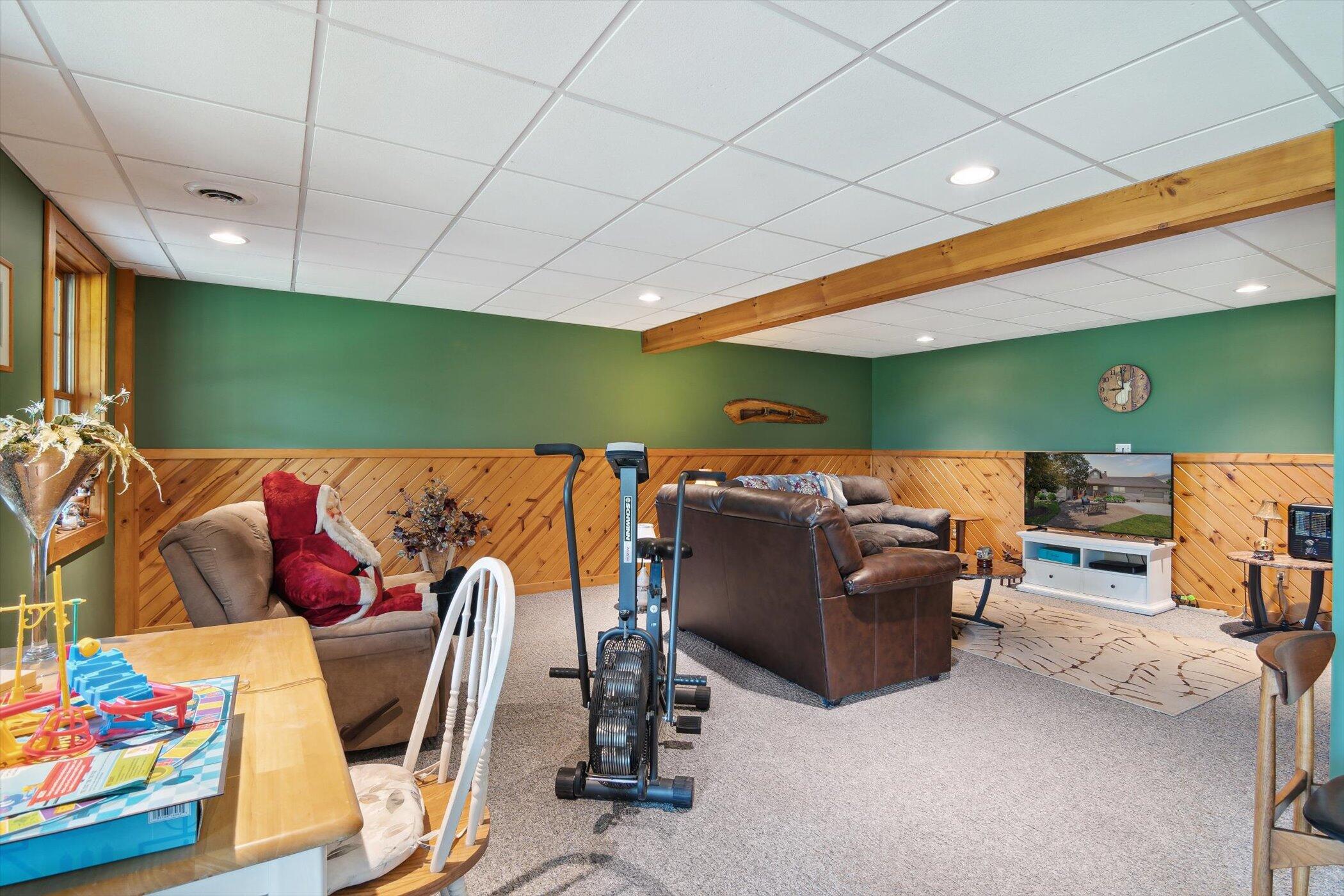 Hillsdale, Michigan, 49242, United States, 6 Bedrooms Bedrooms, ,4 BathroomsBathrooms,Residential,For Sale,1974672