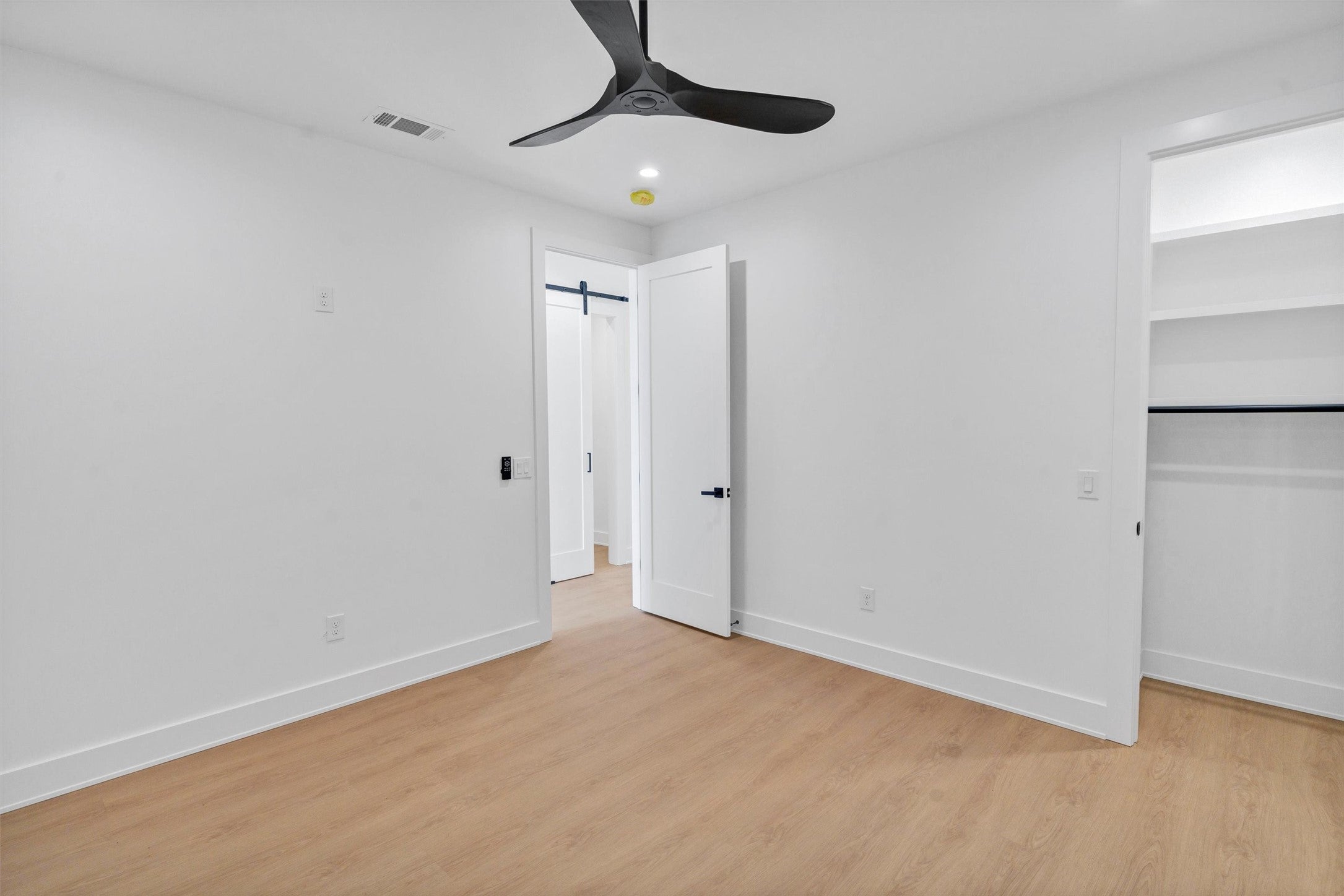 Graford, Texas, 76449, United States, 3 Bedrooms Bedrooms, ,2 BathroomsBathrooms,Residential,For Sale,2005673