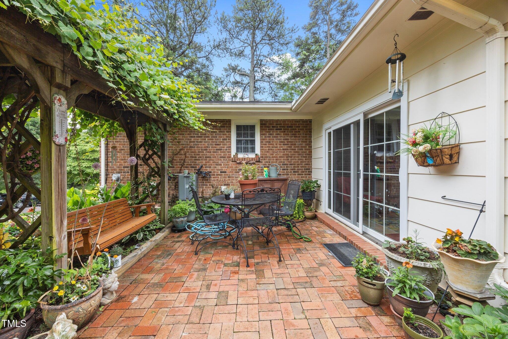 Raleigh, North Carolina, 27609, United States, 3 Bedrooms Bedrooms, ,2 BathroomsBathrooms,Residential,For Sale,1911441