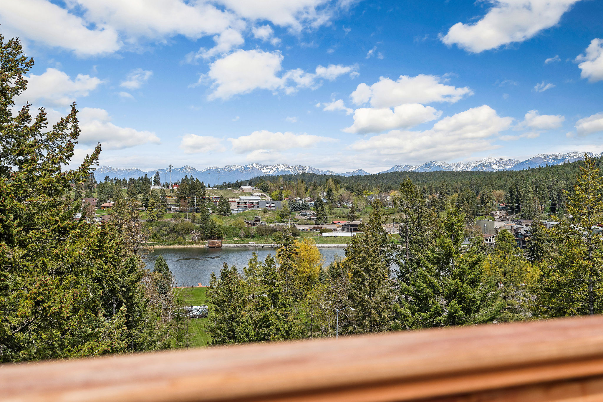  215 Whisper Ridge Drive - 物件實景