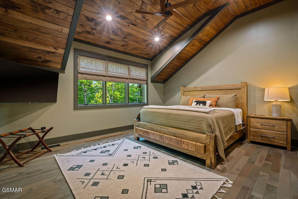 Gatlinburg, Tennessee, 37738, United States, 3 Bedrooms Bedrooms, ,5 BathroomsBathrooms,Residential,For Sale,2034960