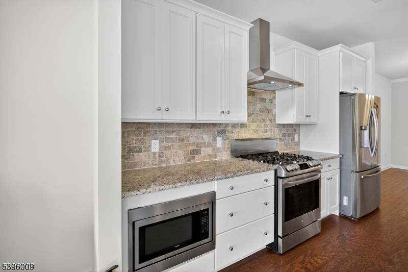 Sayreville Boro, New Jersey, 08859, United States, 2 Bedrooms Bedrooms, ,3 BathroomsBathrooms,Residential,For Sale,1989005