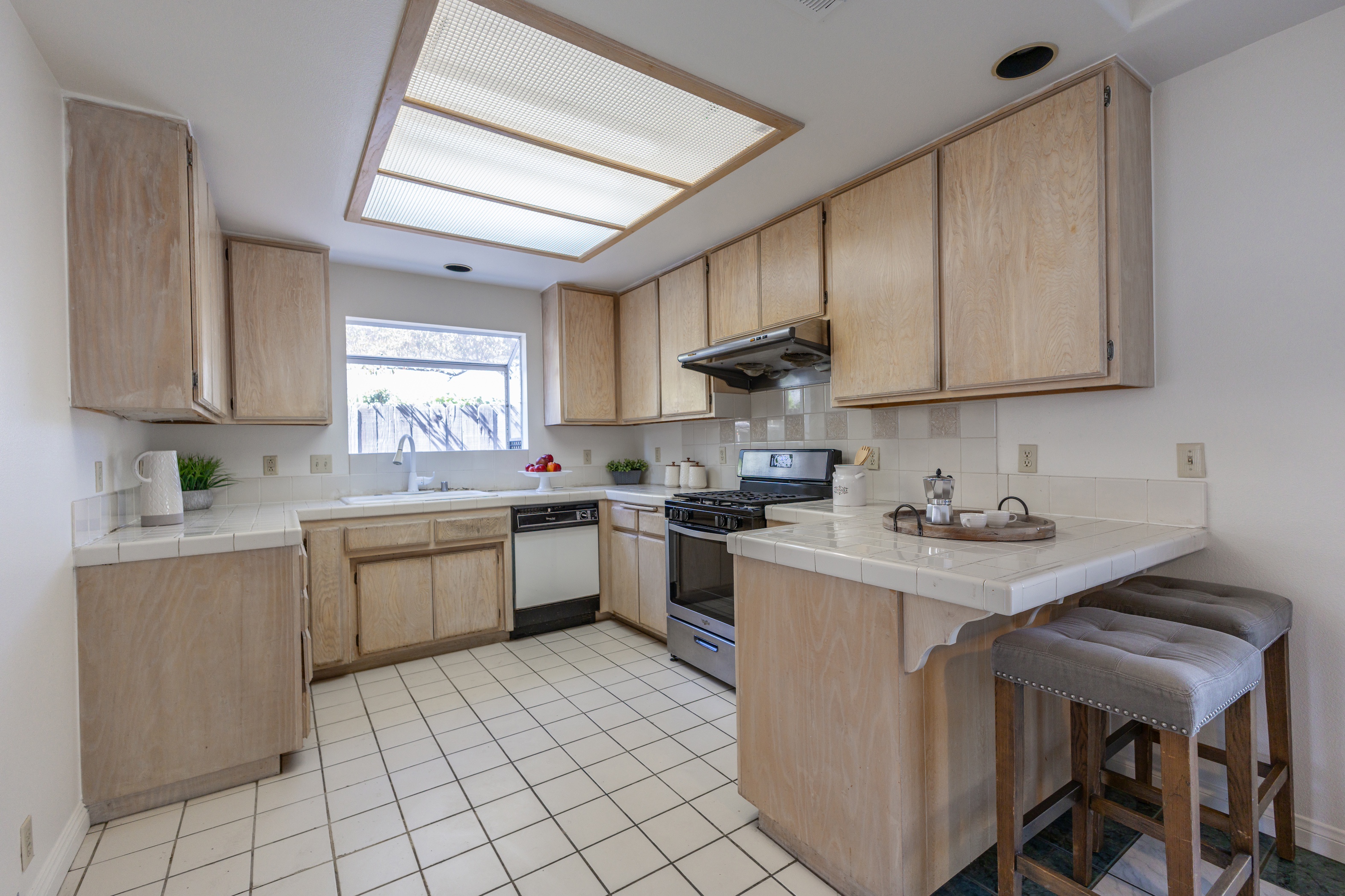  5136 Acacia Street - 物件實景
