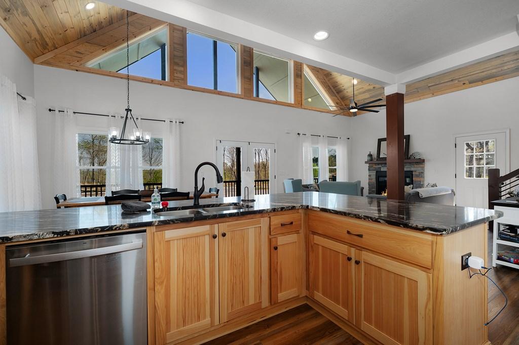 Ellijay, Georgia, 30540, United States, 4 Bedrooms Bedrooms, ,4 BathroomsBathrooms,Residential,For Sale,1752993