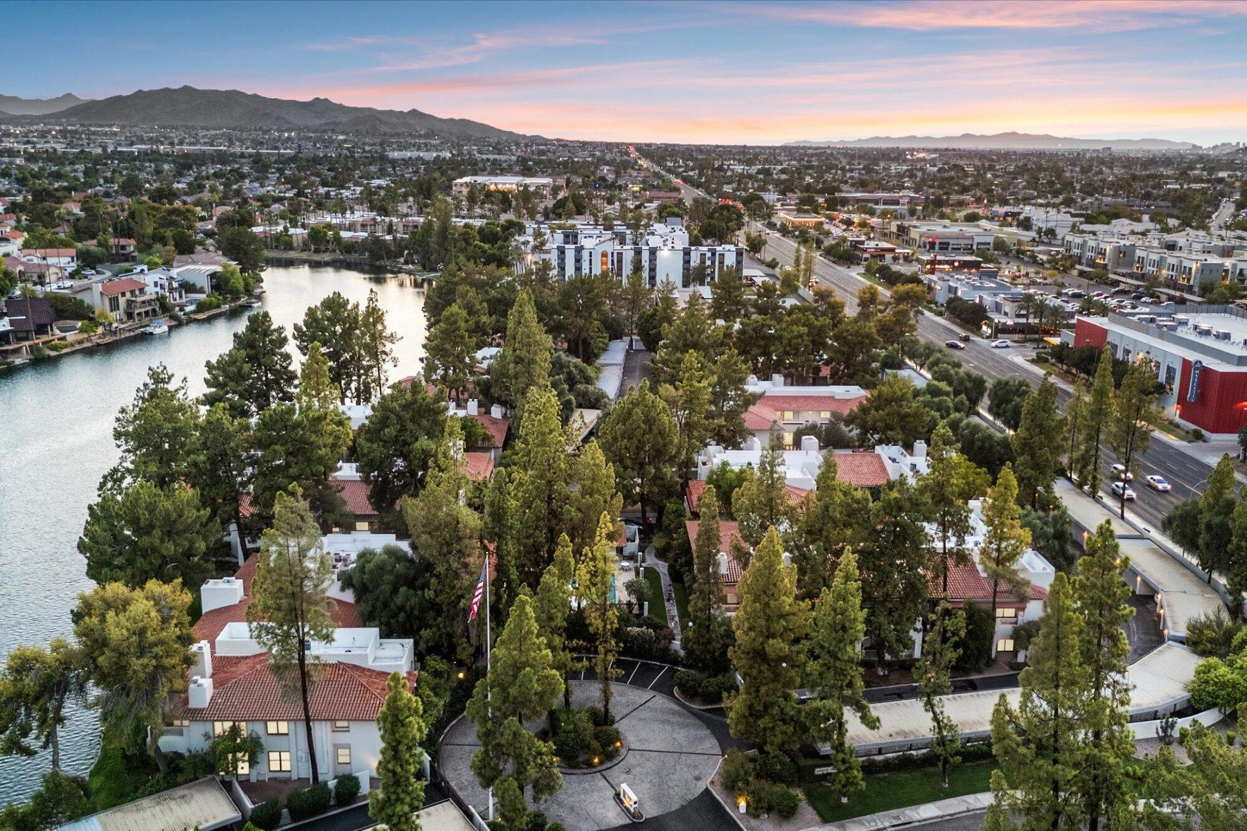  5200 S Lakeshore Drive  Tempe, AZ - 物件實景