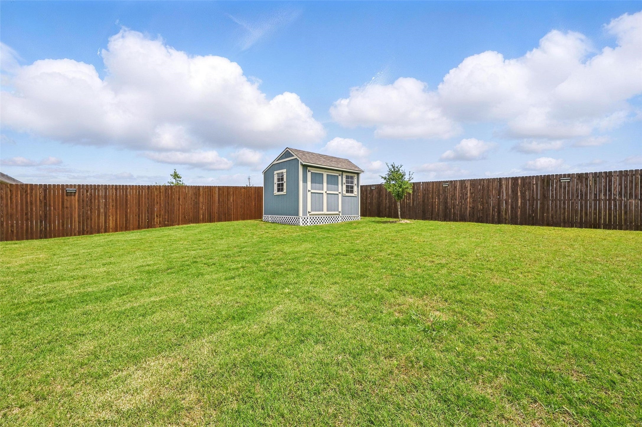 Fort Worth, Texas, 76052, United States, 4 Bedrooms Bedrooms, ,4 BathroomsBathrooms,Residential,For Sale,1980397