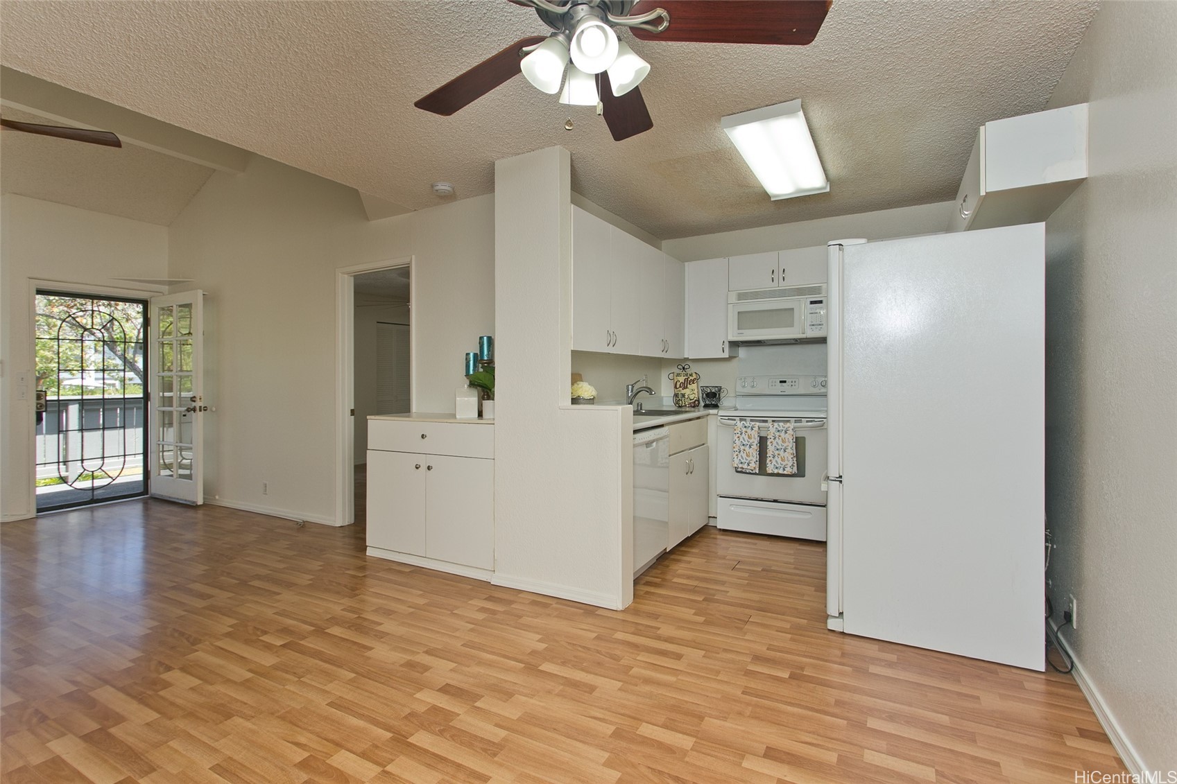 Honolulu, Hawaii, 96818, United States, 2 Bedrooms Bedrooms, ,2 BathroomsBathrooms,Residential,For Sale,1972744