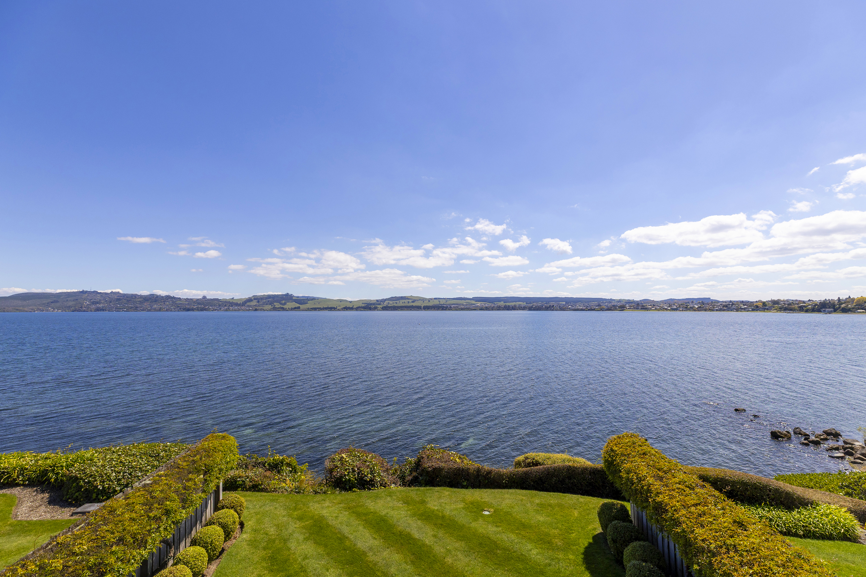  Absolute Lakefront. An Exceptional Opportunity. - 物件實景