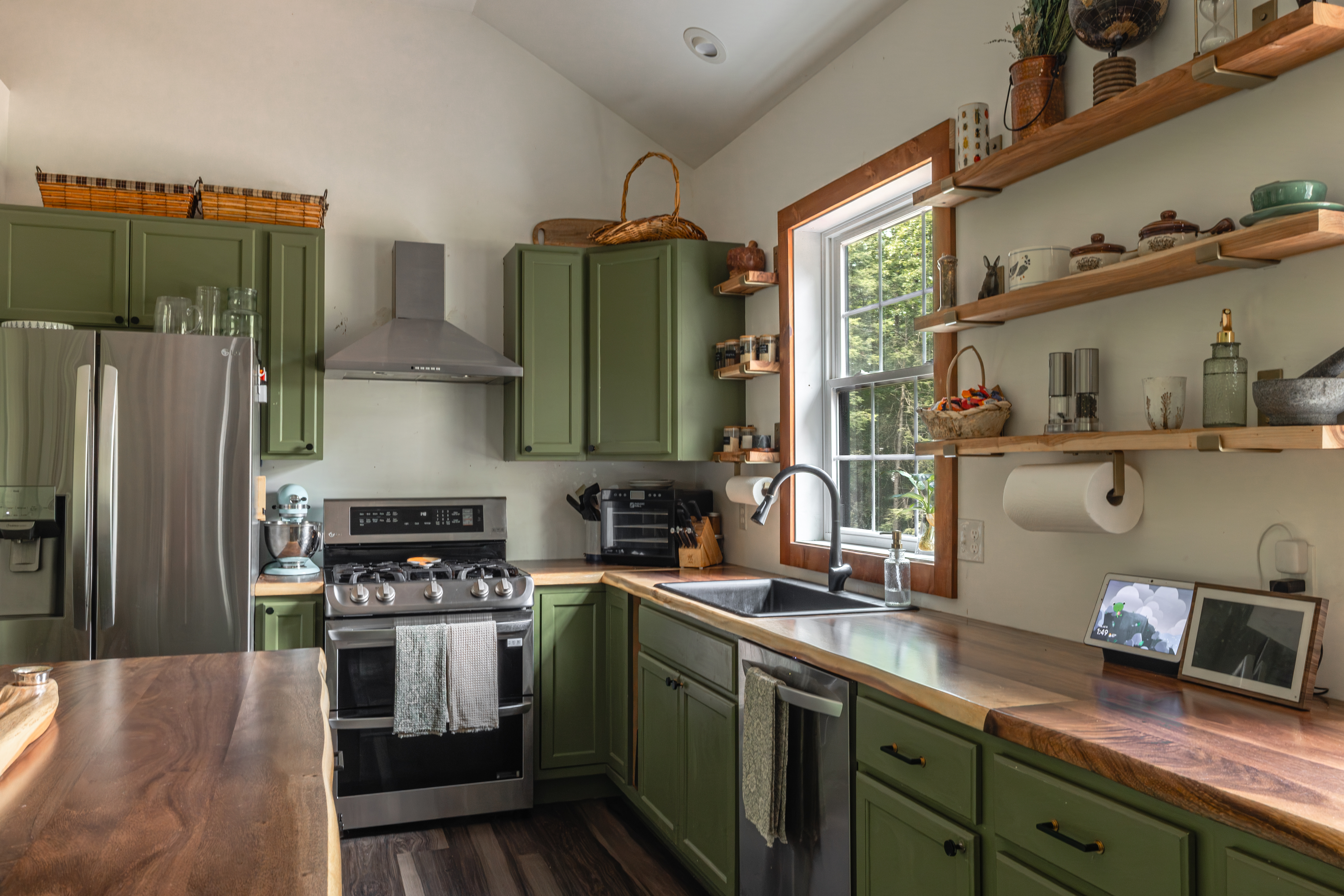  New-Construction Craftsman Contemporary with Hiking at Your Fingertips - 物件實景