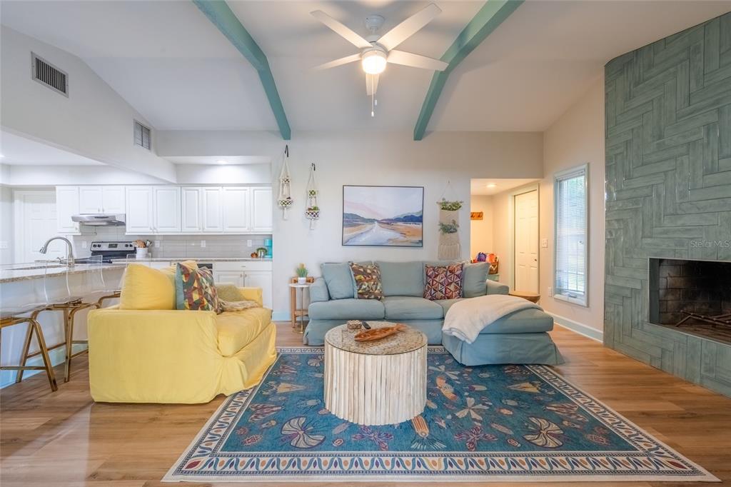 Sarasota, Florida, 34243, United States, 3 Bedrooms Bedrooms, ,4 BathroomsBathrooms,Residential,For Sale,1941793