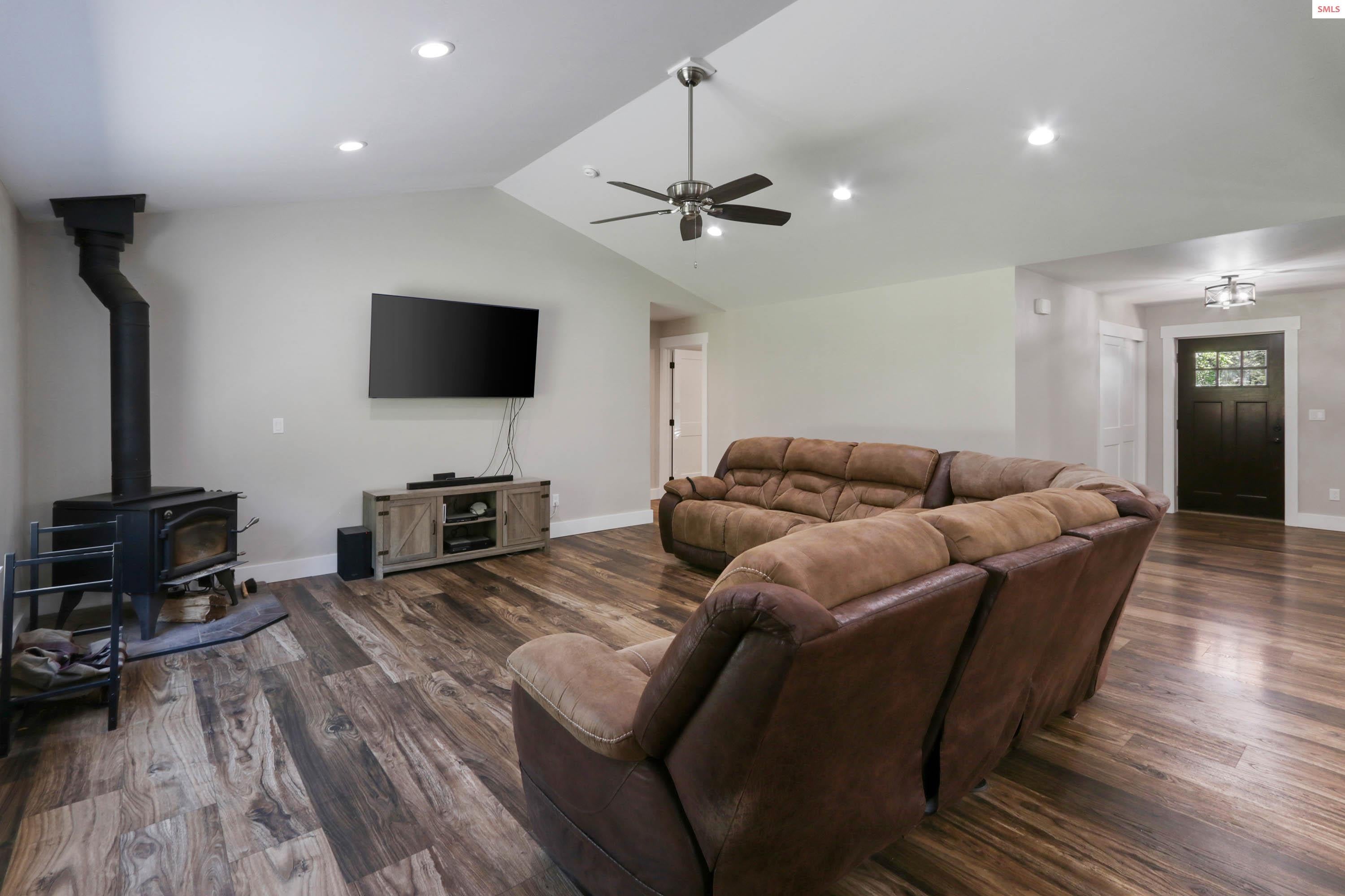 Priest River, Idaho, 83856, United States, 4 Bedrooms Bedrooms, ,Residential,For Sale,2025404
