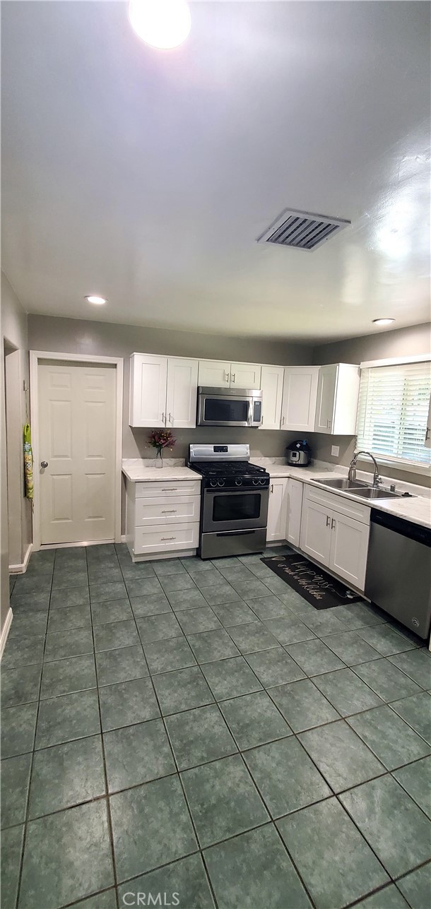 San Bernardino, California, 92410, United States, 4 Bedrooms Bedrooms, ,2 BathroomsBathrooms,Residential,For Sale,1911551