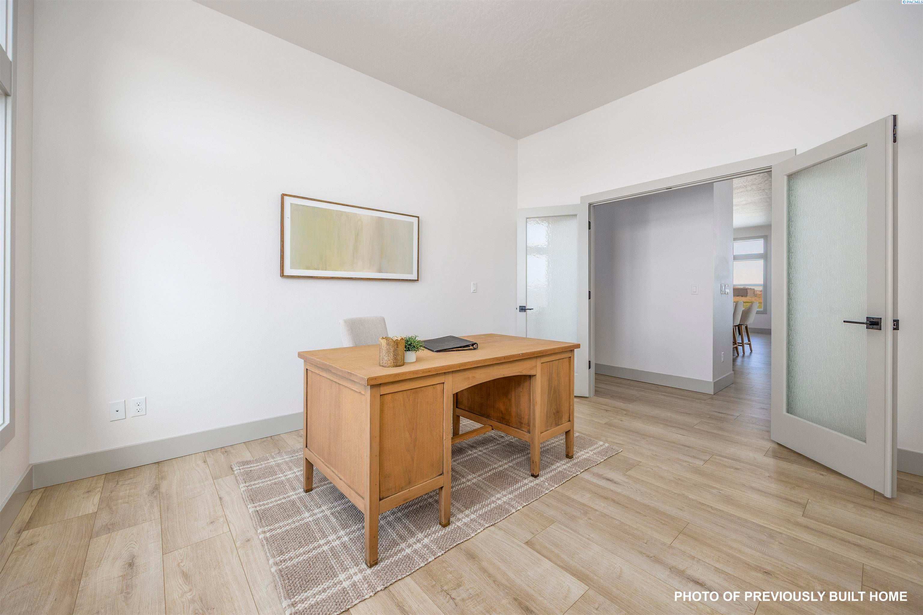 Kennewick, Washington, 99338, United States, 4 Bedrooms Bedrooms, ,3 BathroomsBathrooms,Residential,For Sale,1835478
