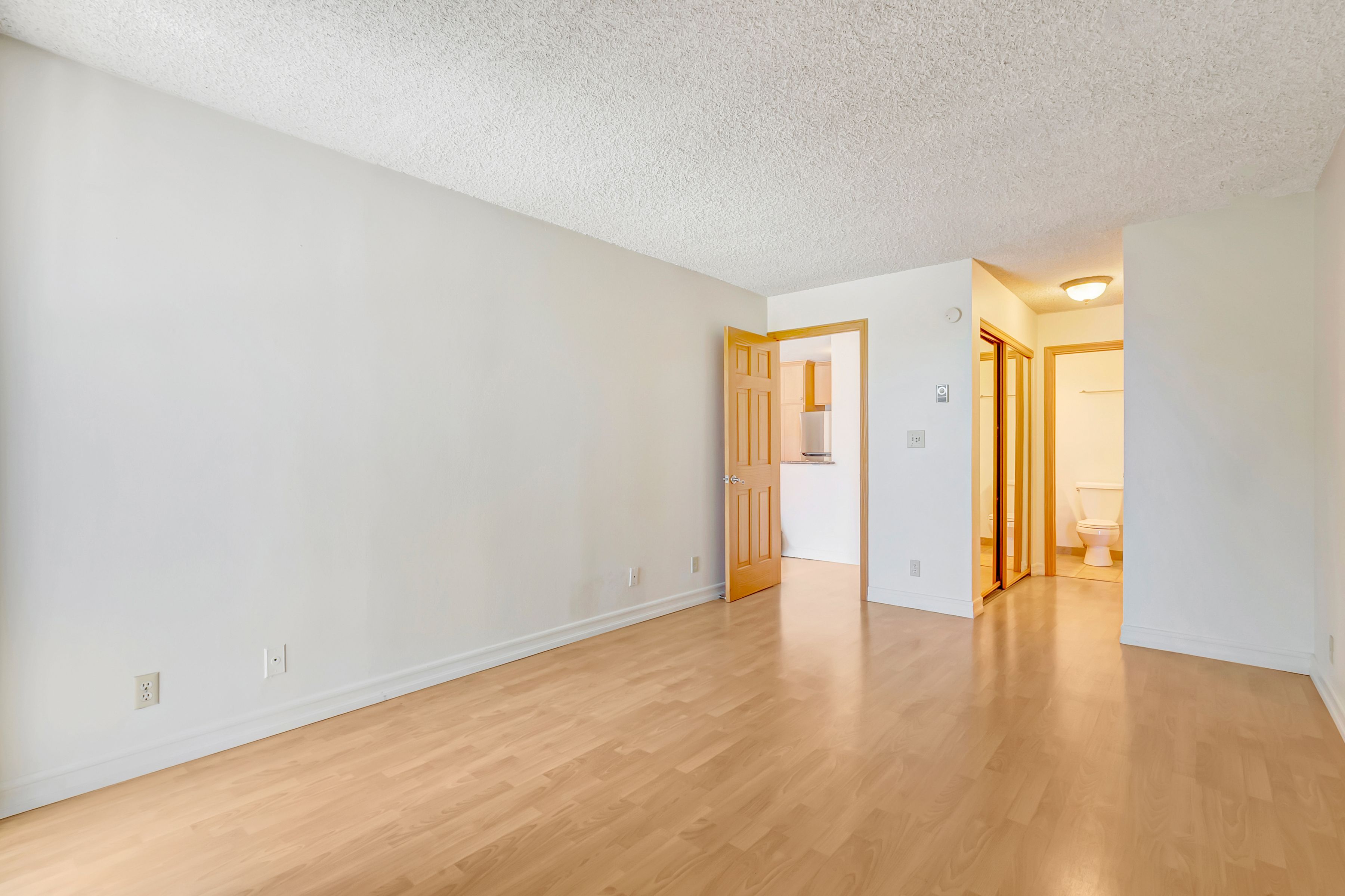  23901 Civic Center Way - 物件實景