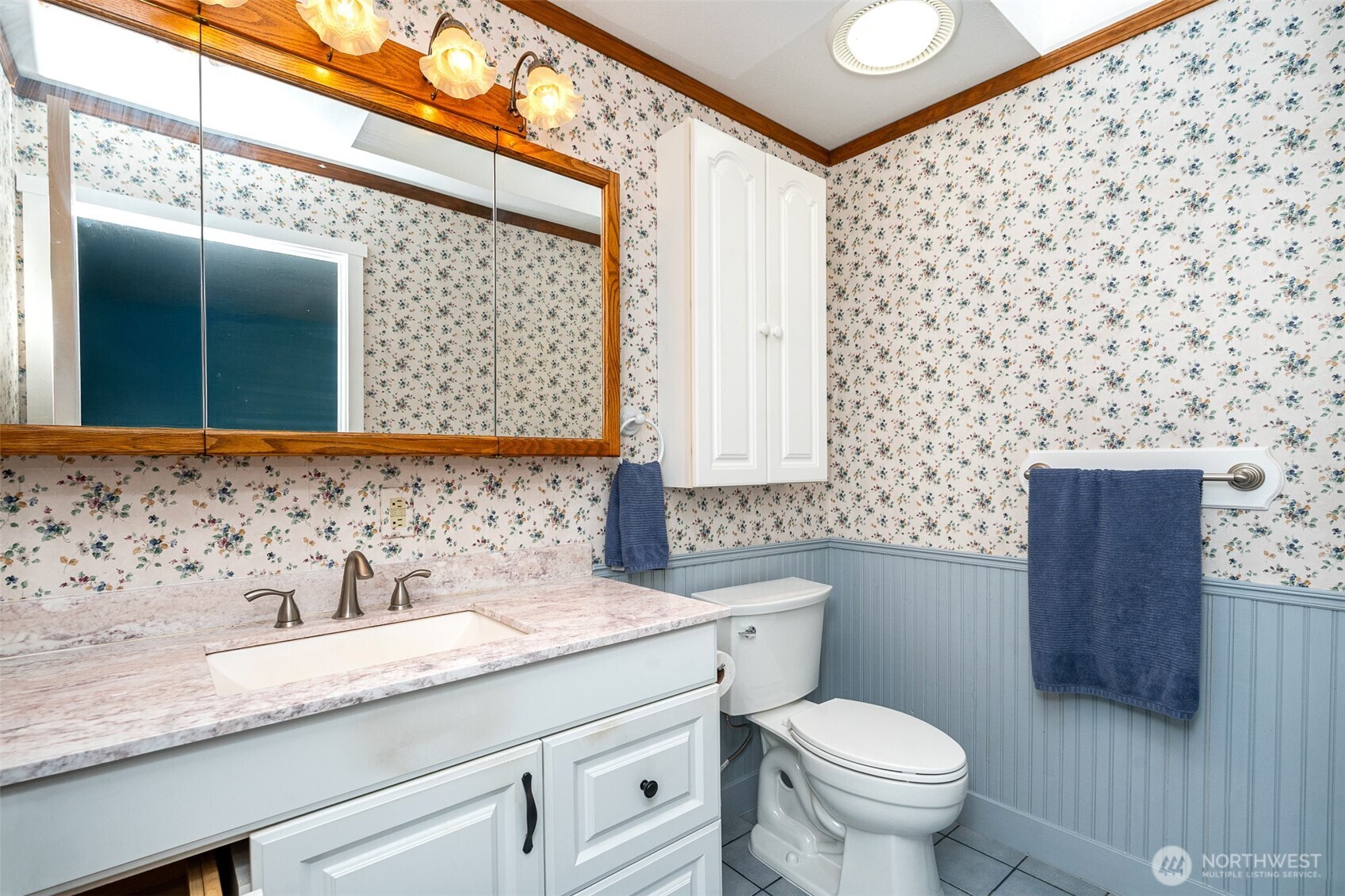 Winlock, Washington, 98596, United States, 3 Bedrooms Bedrooms, ,2 BathroomsBathrooms,Residential,For Sale,2015352